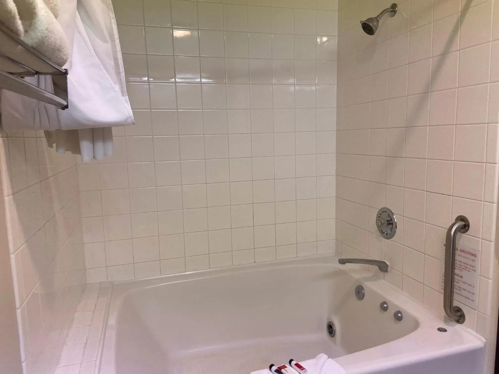 Bathroom in AmeriVu Inn and Suites Shawano WI