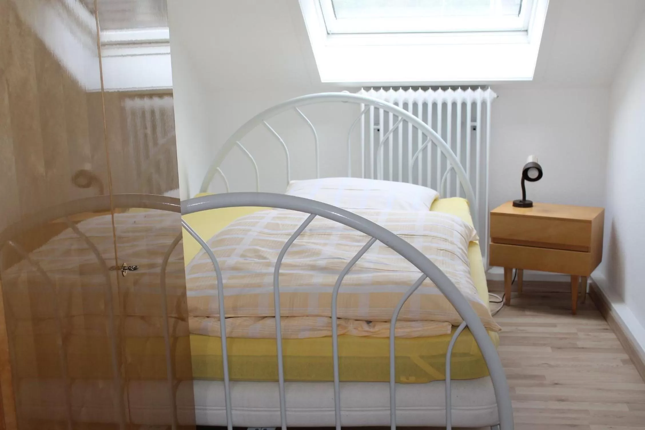 Single Room with Shared Bathroom - single occupancy in Haus Erlen