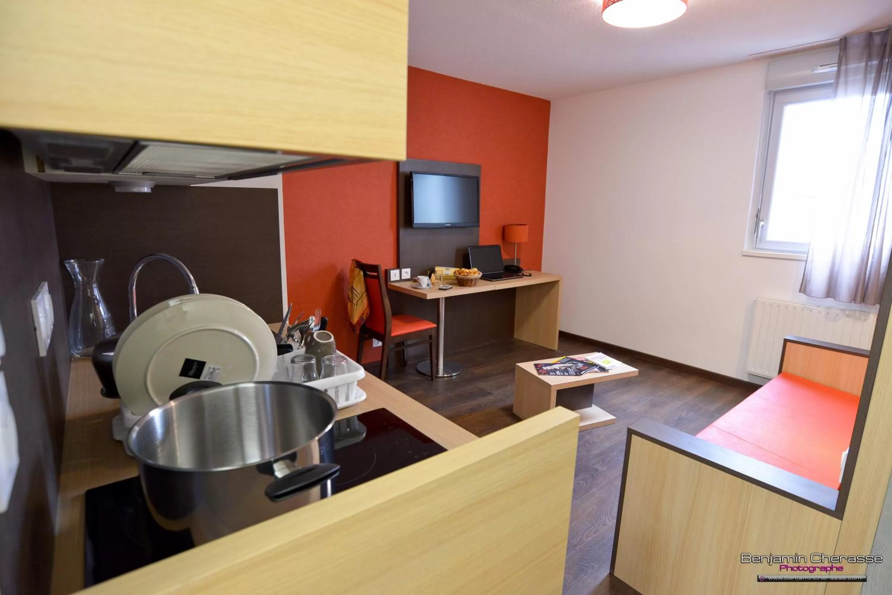 Kitchen or kitchenette in Apparthotel Privilodges Carré de Jaude