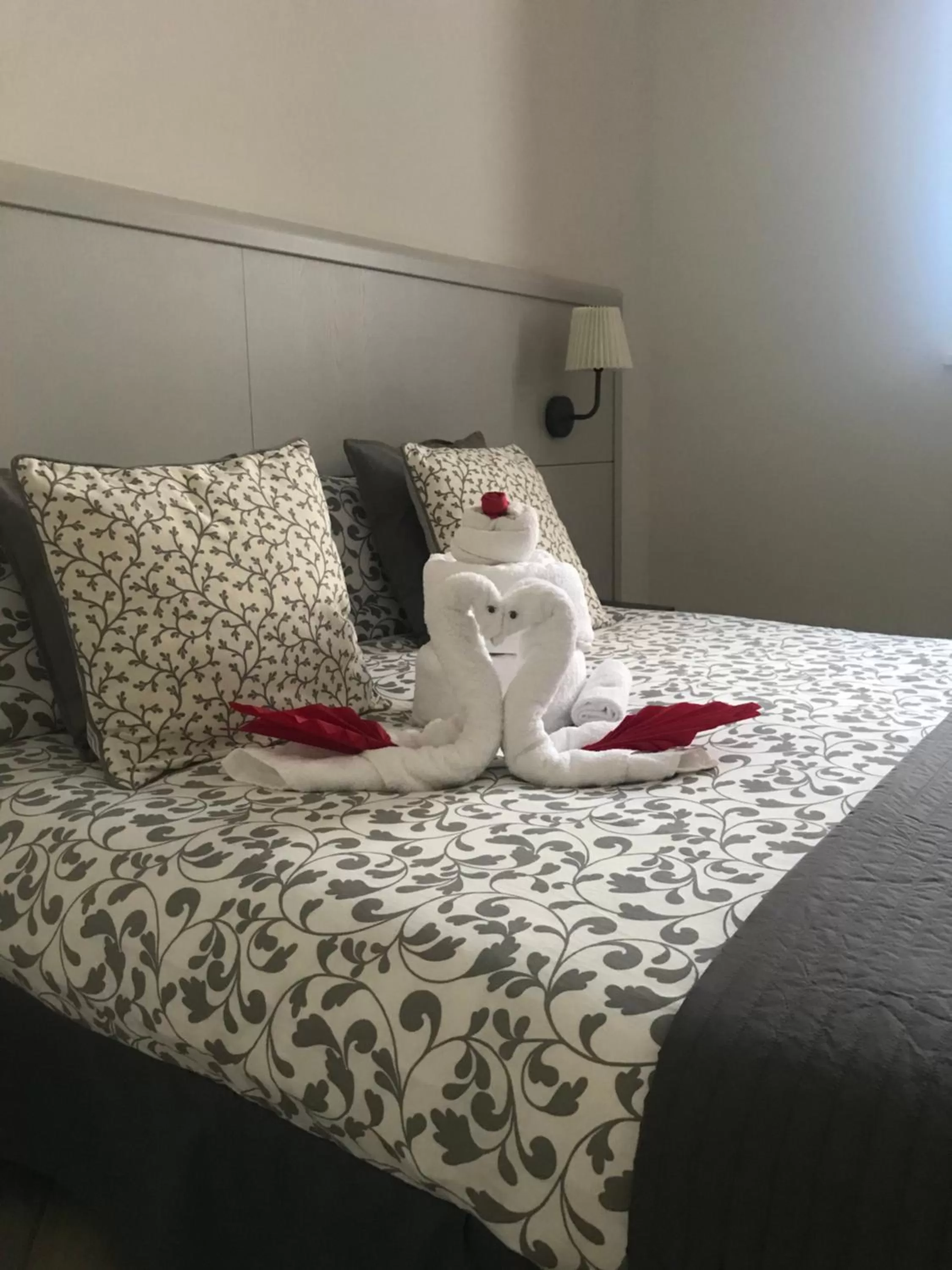 Decorative detail, Bed in Sine Tempore B&B