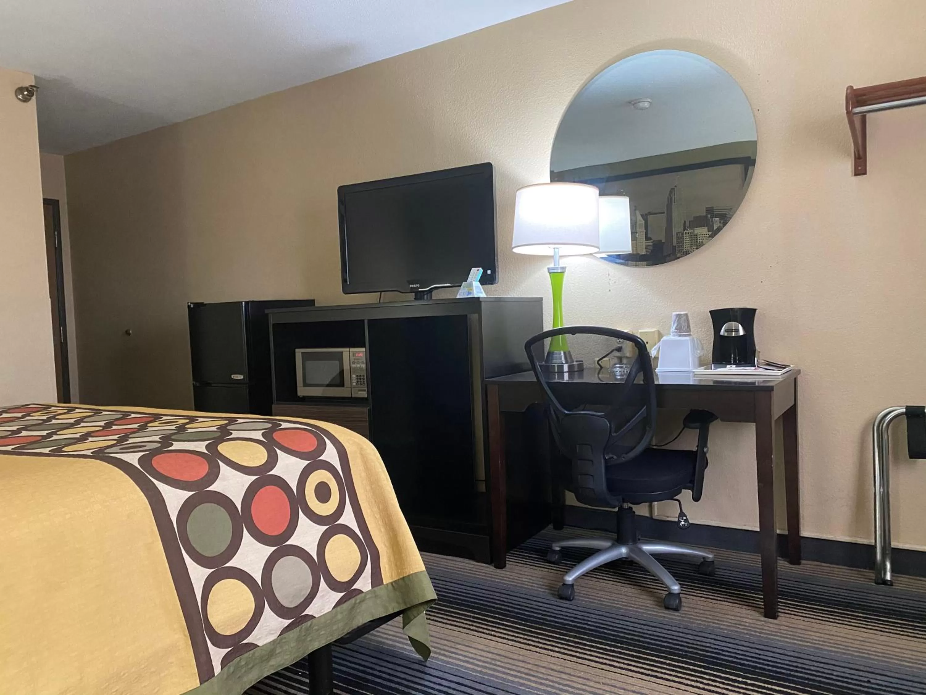 Bed in Super 8 by Wyndham Maysville KY