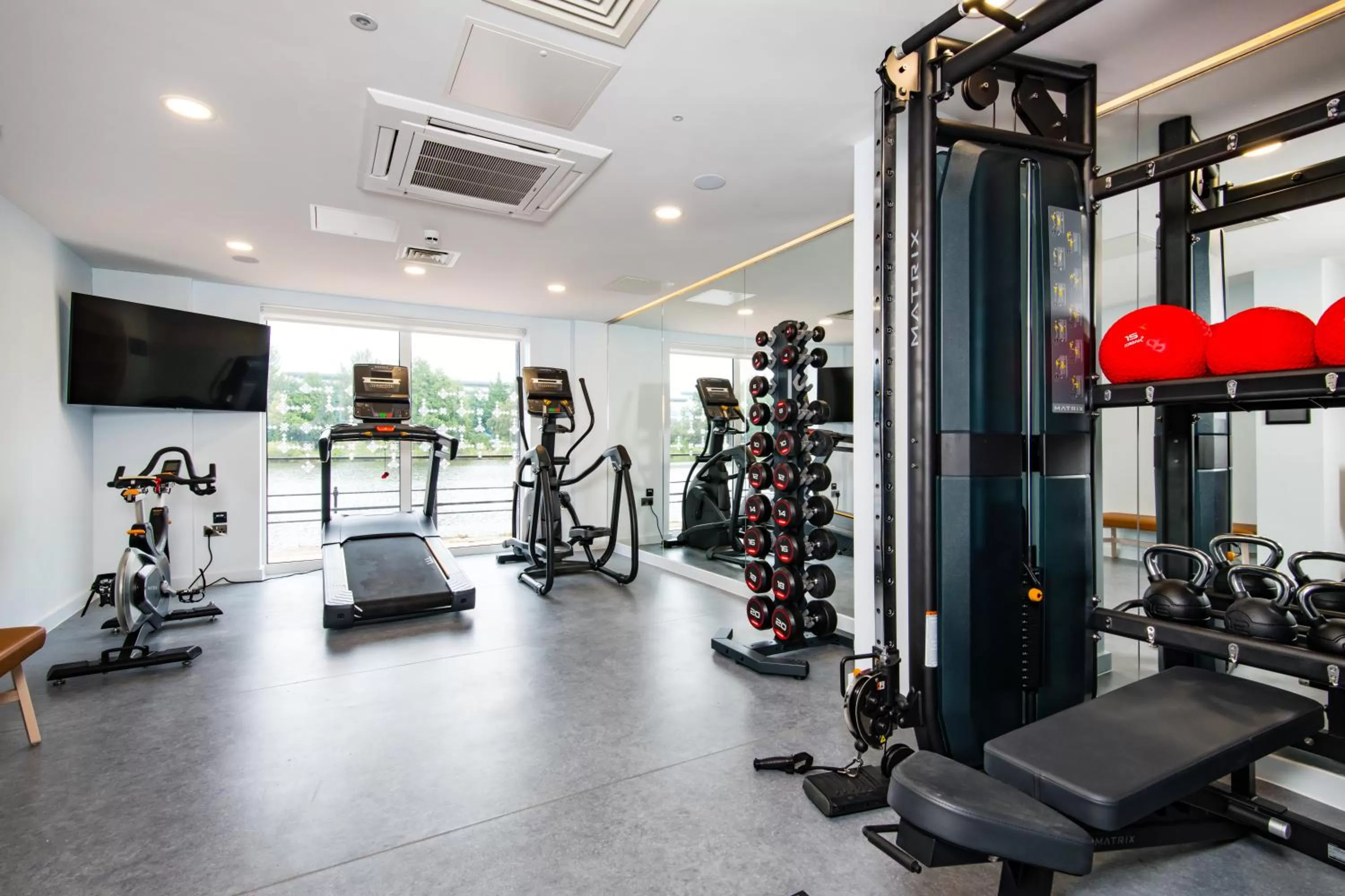 Fitness centre/facilities in Staybridge Suites - Cardiff by IHG