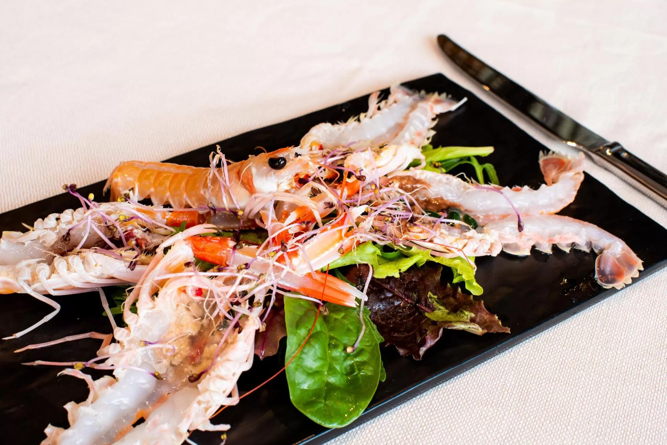 Restaurant/places to eat in M2 Hotel