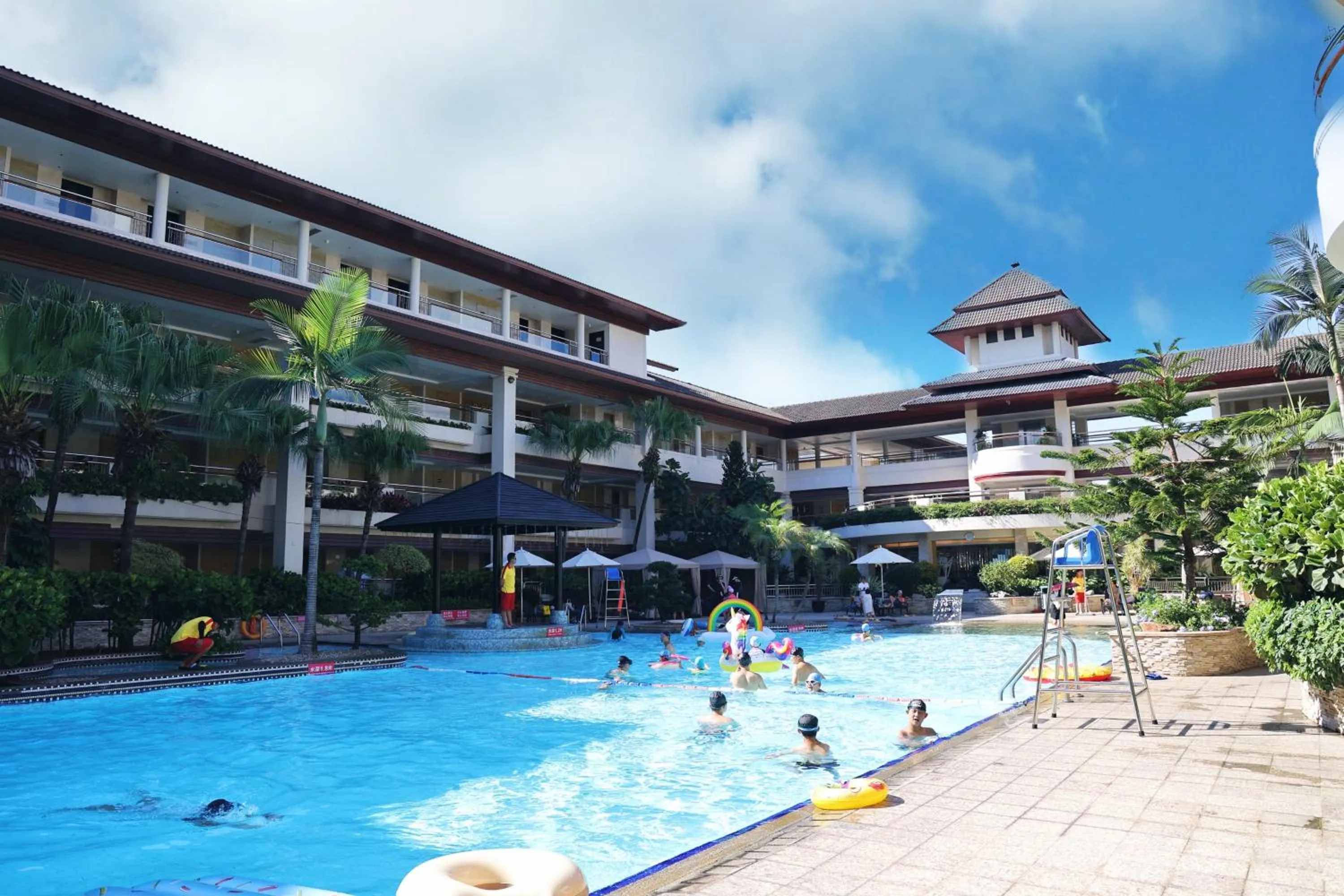 Pool view in Mission Hills Hotel Resorts Shenzhen