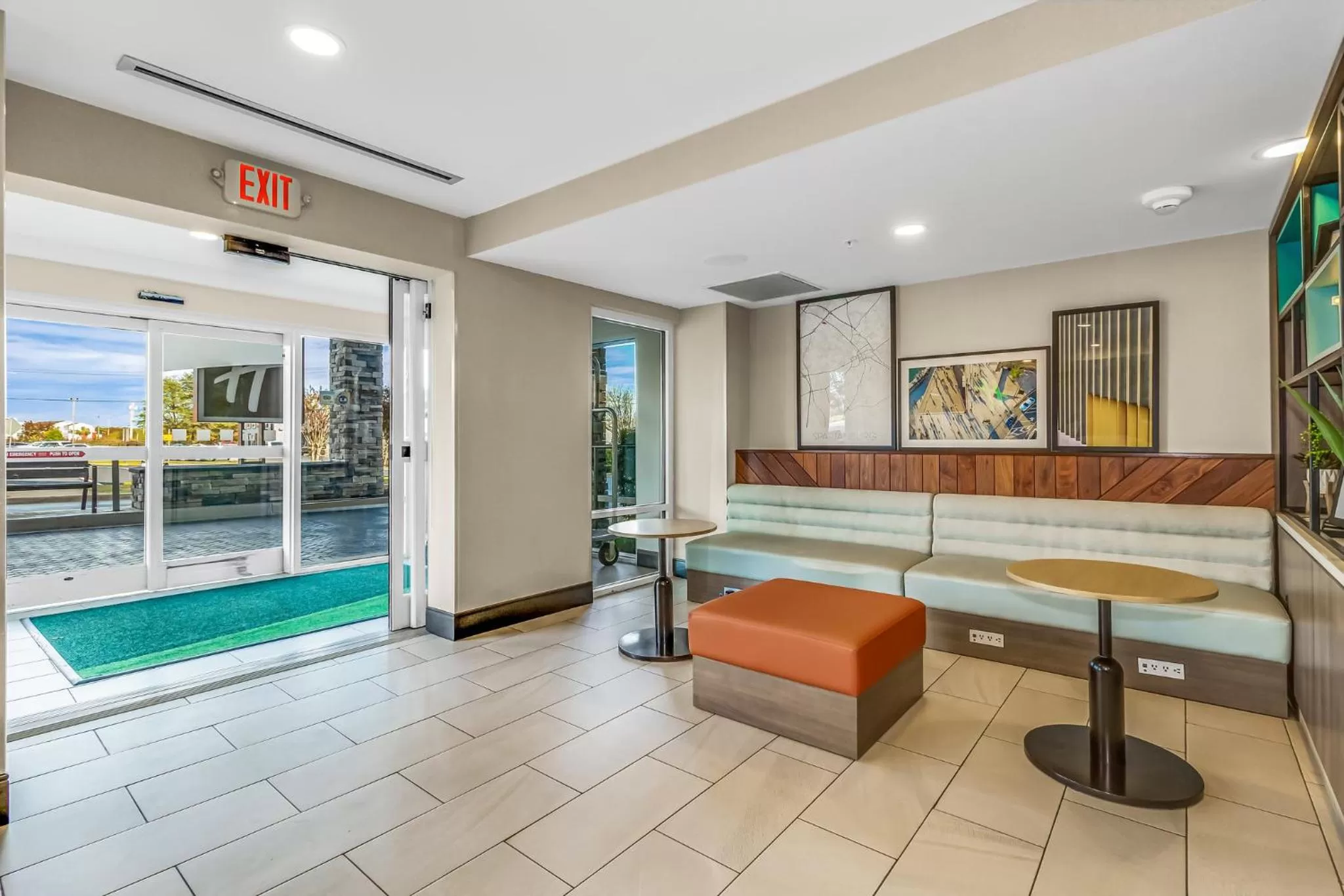 Property building in Holiday Inn Spartanburg Northwest