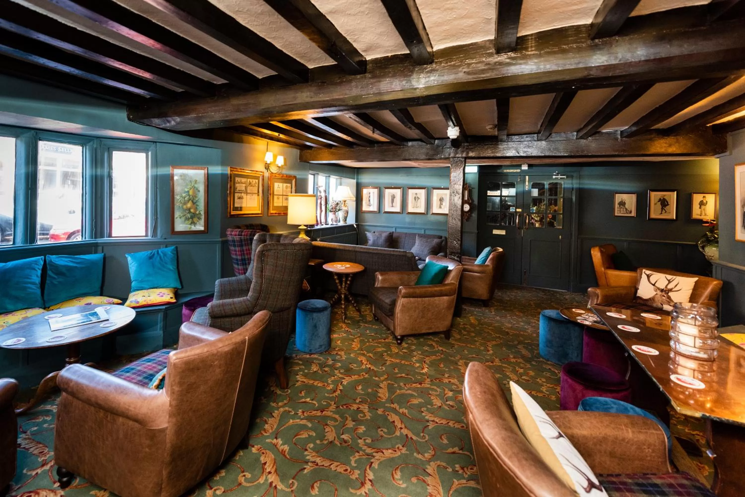 Lounge/Bar in The Whipper-In Hotel