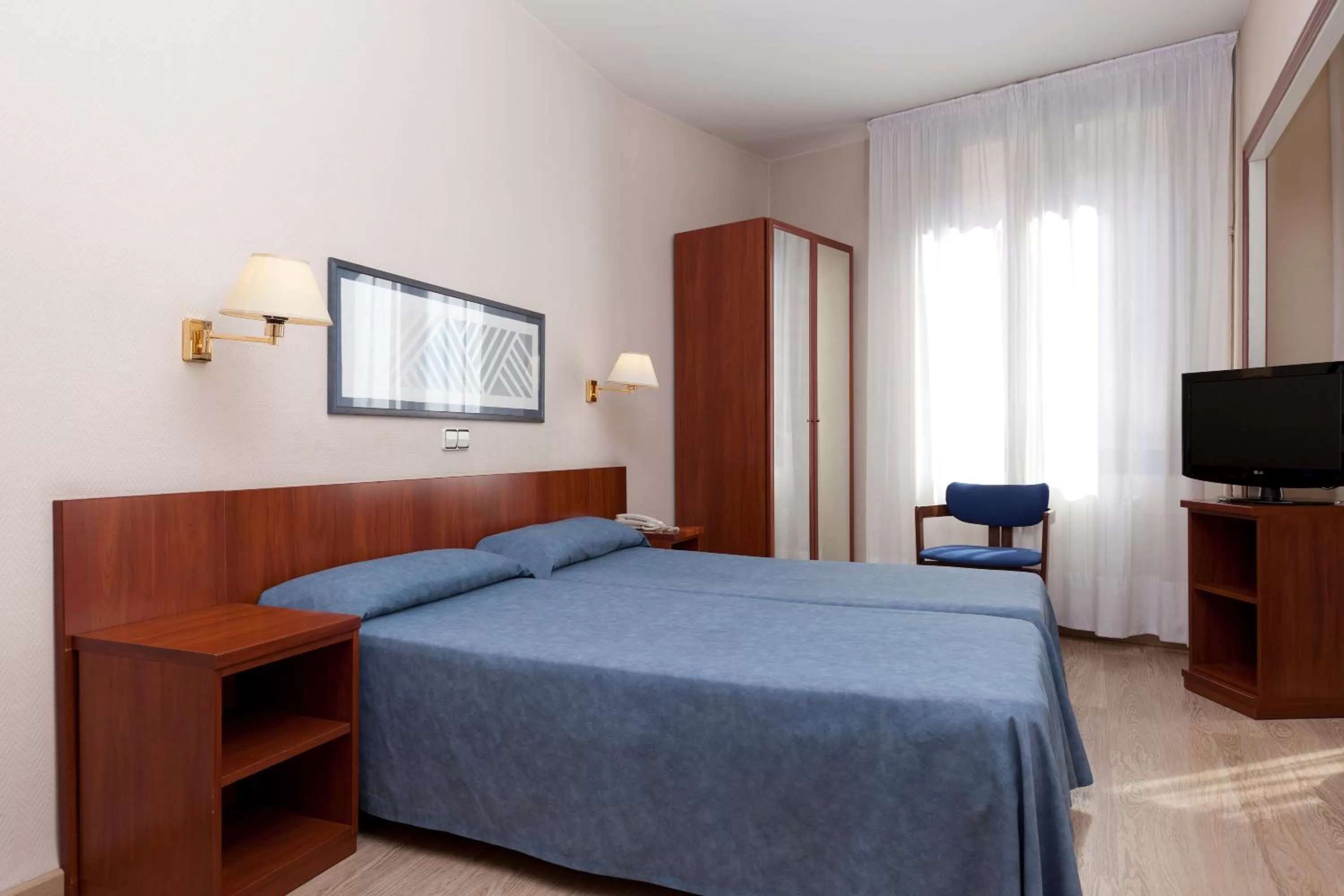 Bedroom, Bed in Peninsular