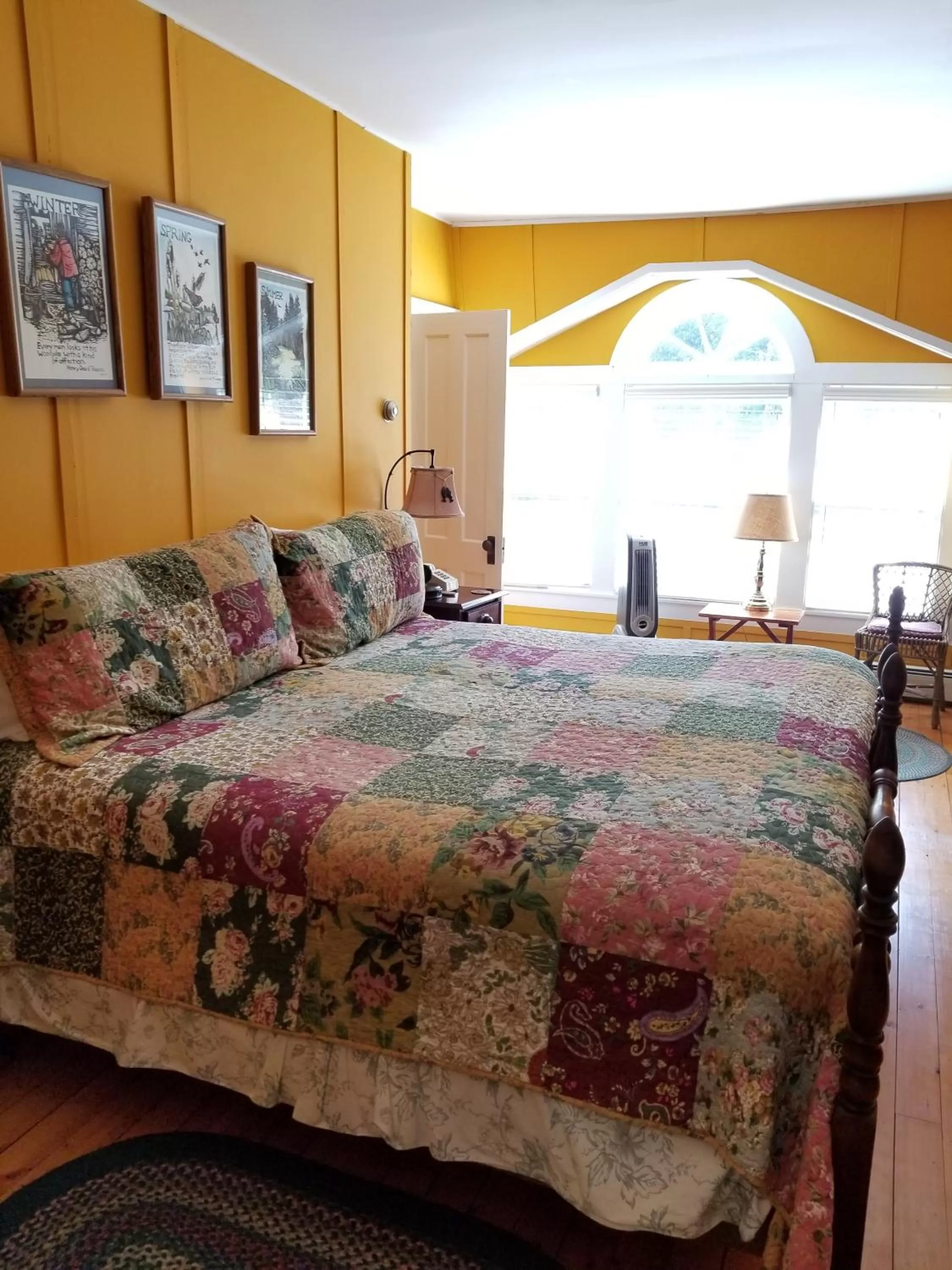 Double Room with Private Bathroom in Trails End Inn