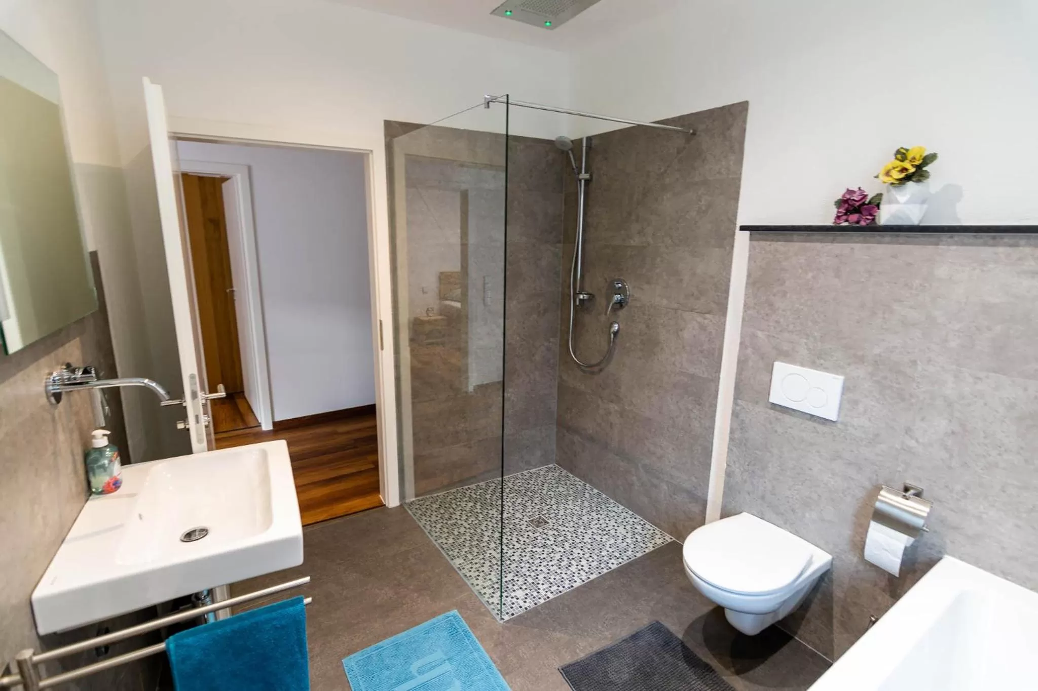 Bathroom in Gästehaus Jagsttal