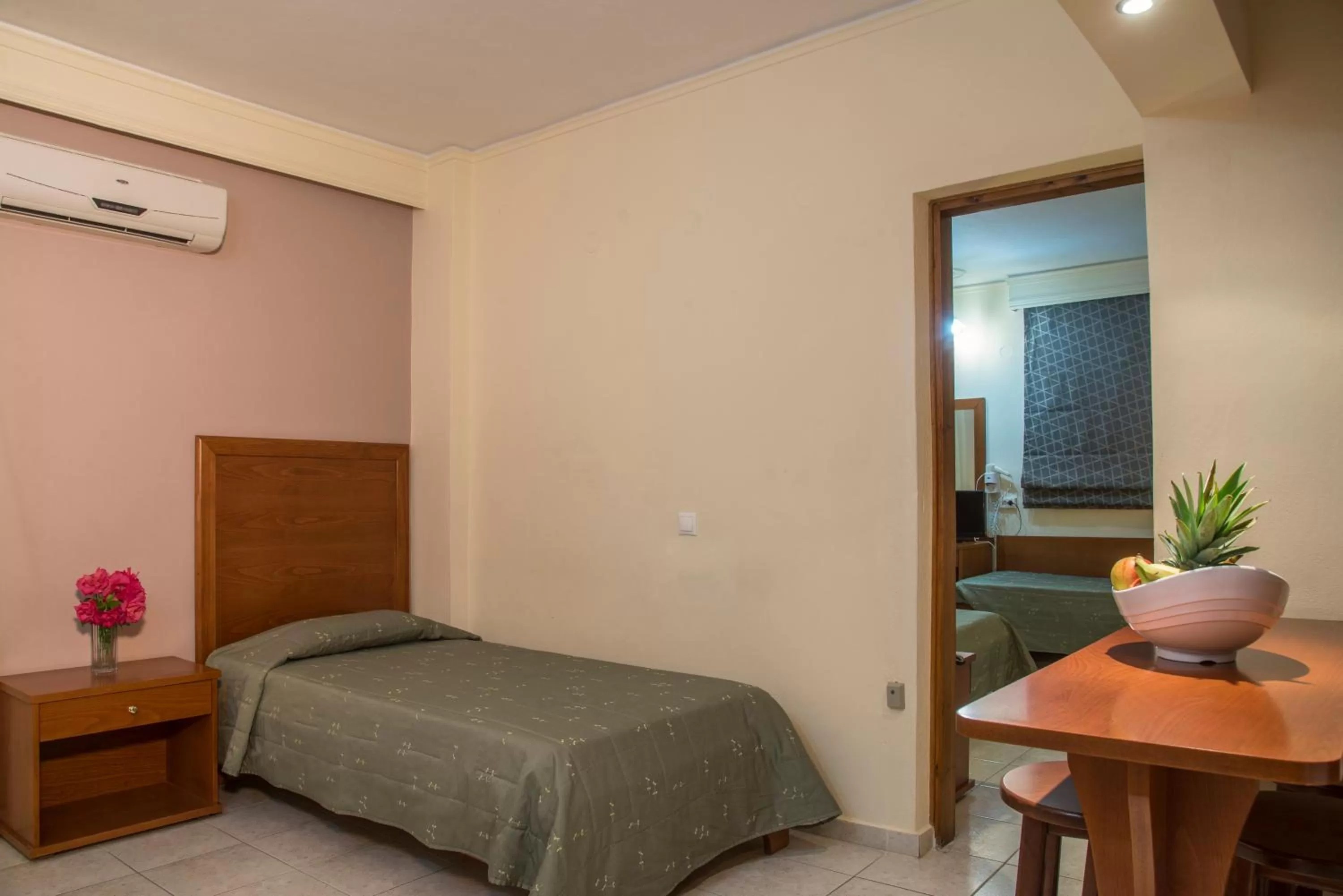 Photo of the whole room, Bed in Agrelli Hotel & Suites