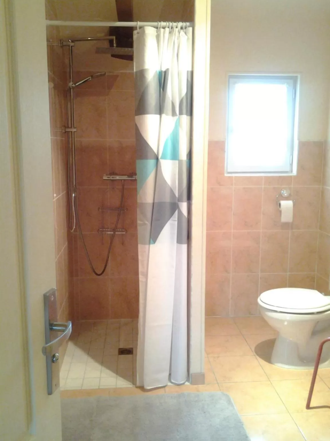 Shower in La Parisiere