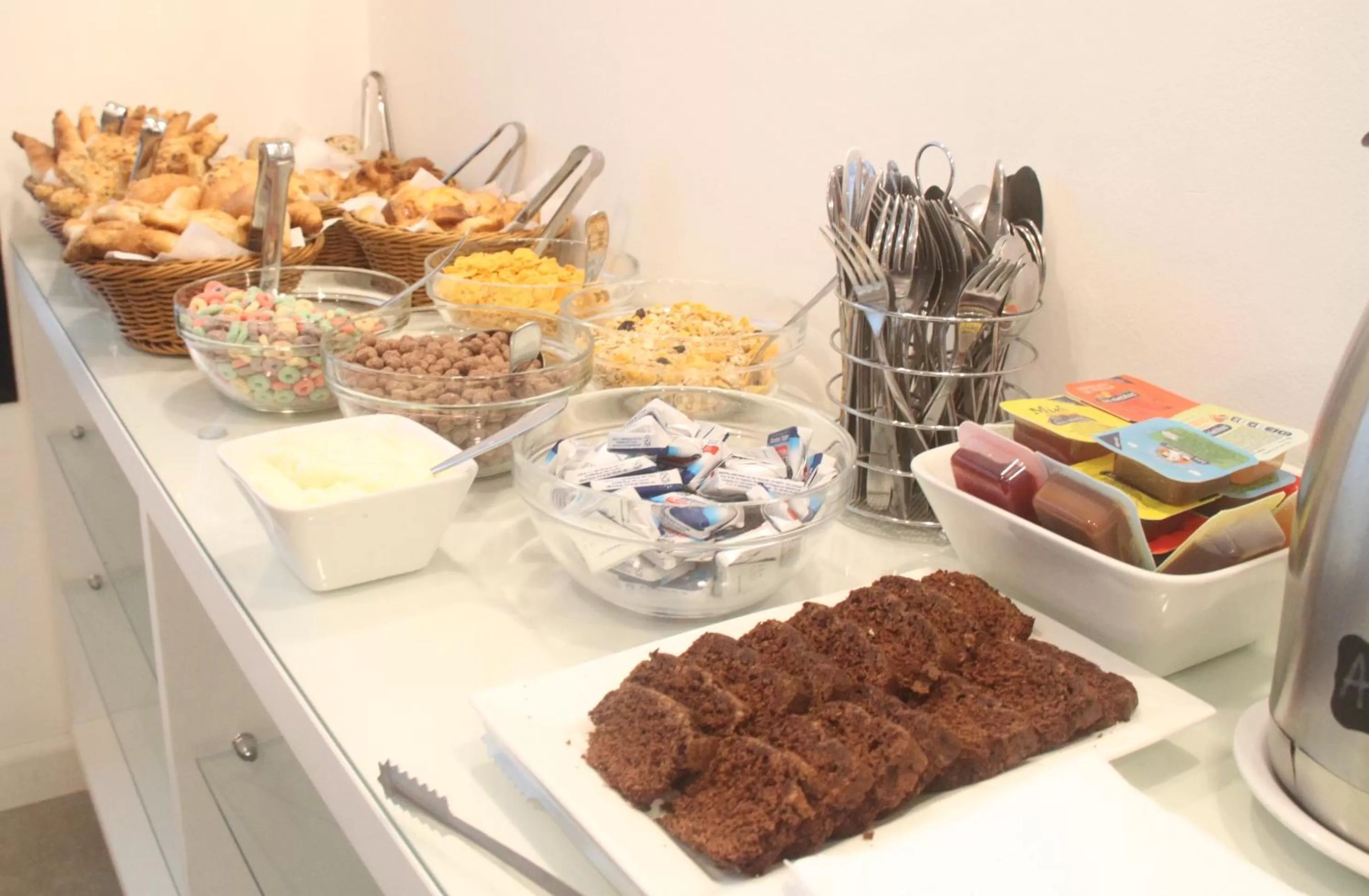 Buffet breakfast in Hotel Milano