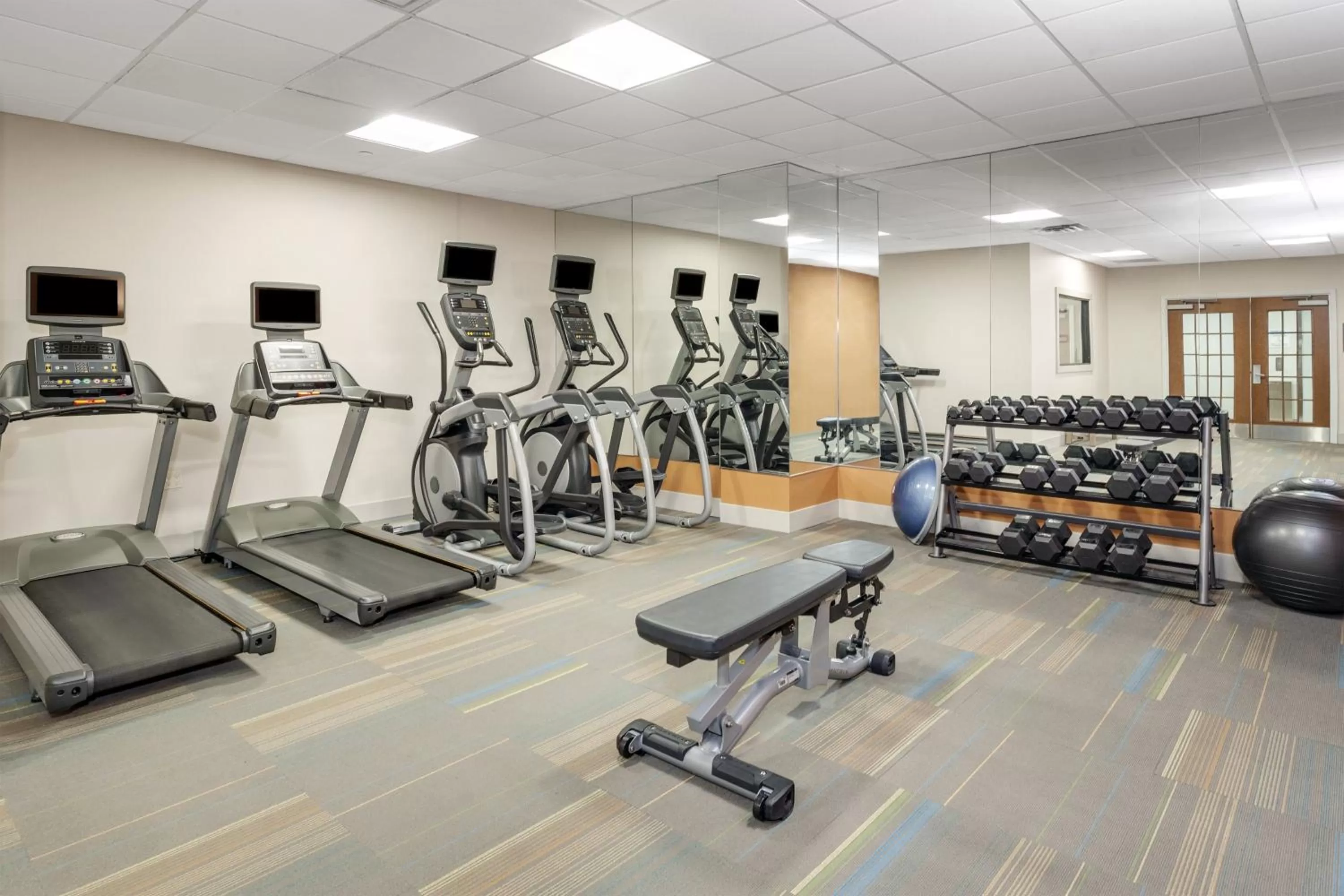 Fitness centre/facilities in Holiday Inn Express Hotel & Suites East End by IHG