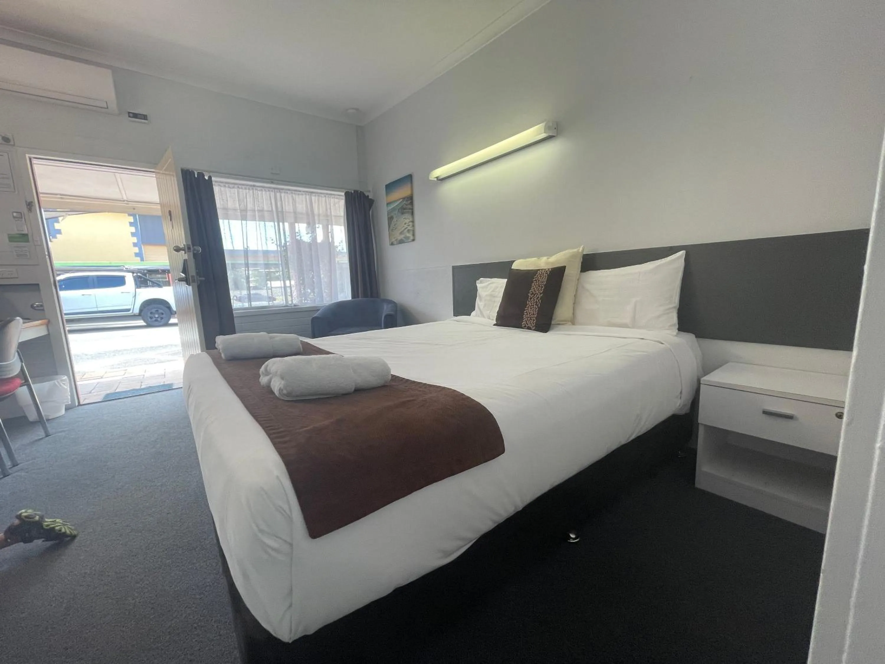 Bedroom, Bed in Arkana Motel