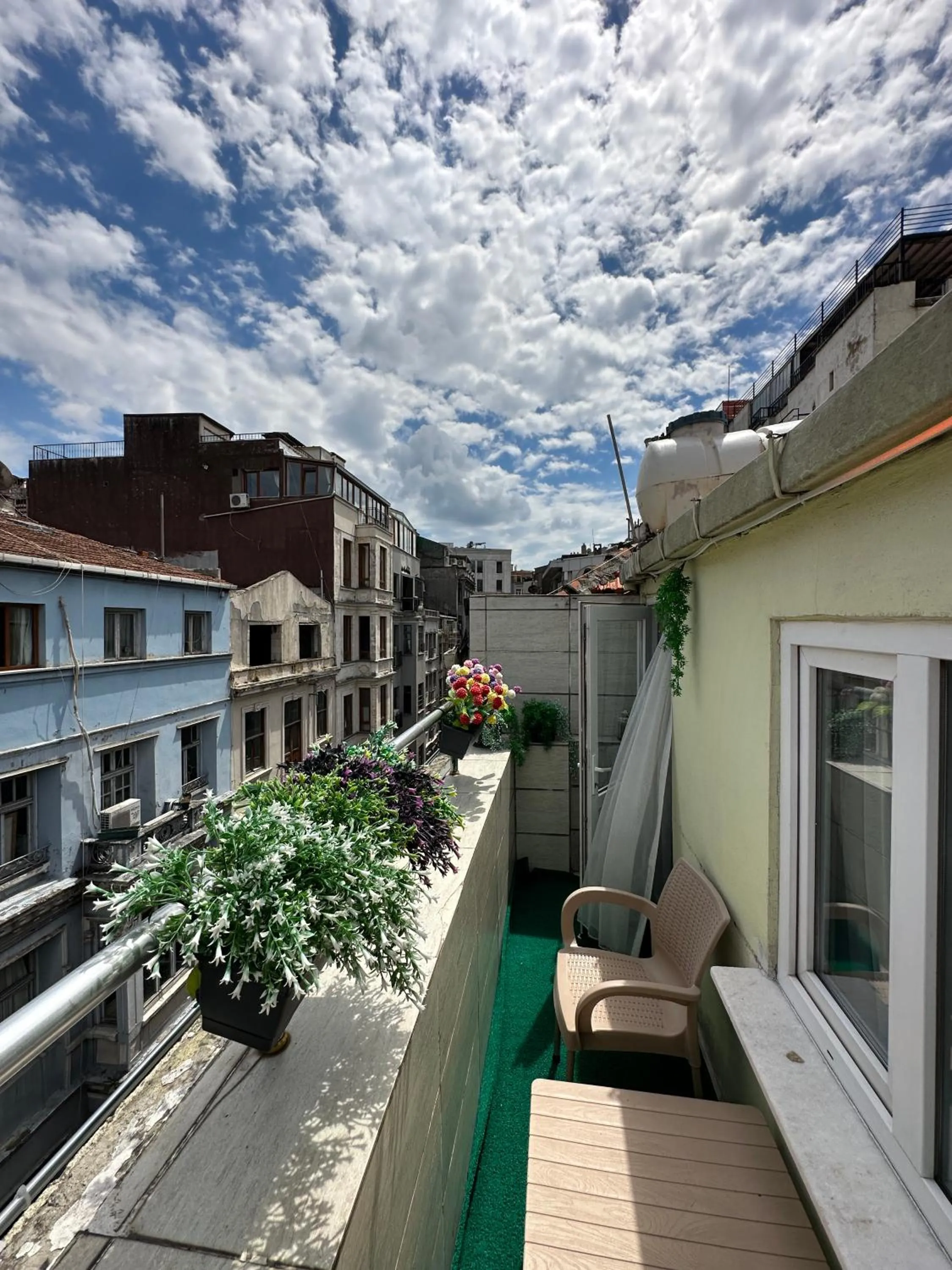 Balcony/Terrace in Taksim Istiklal Suites
