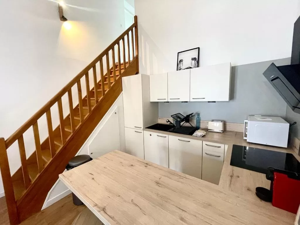 Kitchen or kitchenette, Kitchen/Kitchenette in Mon Appart Hôtel Limoges Centre Parking