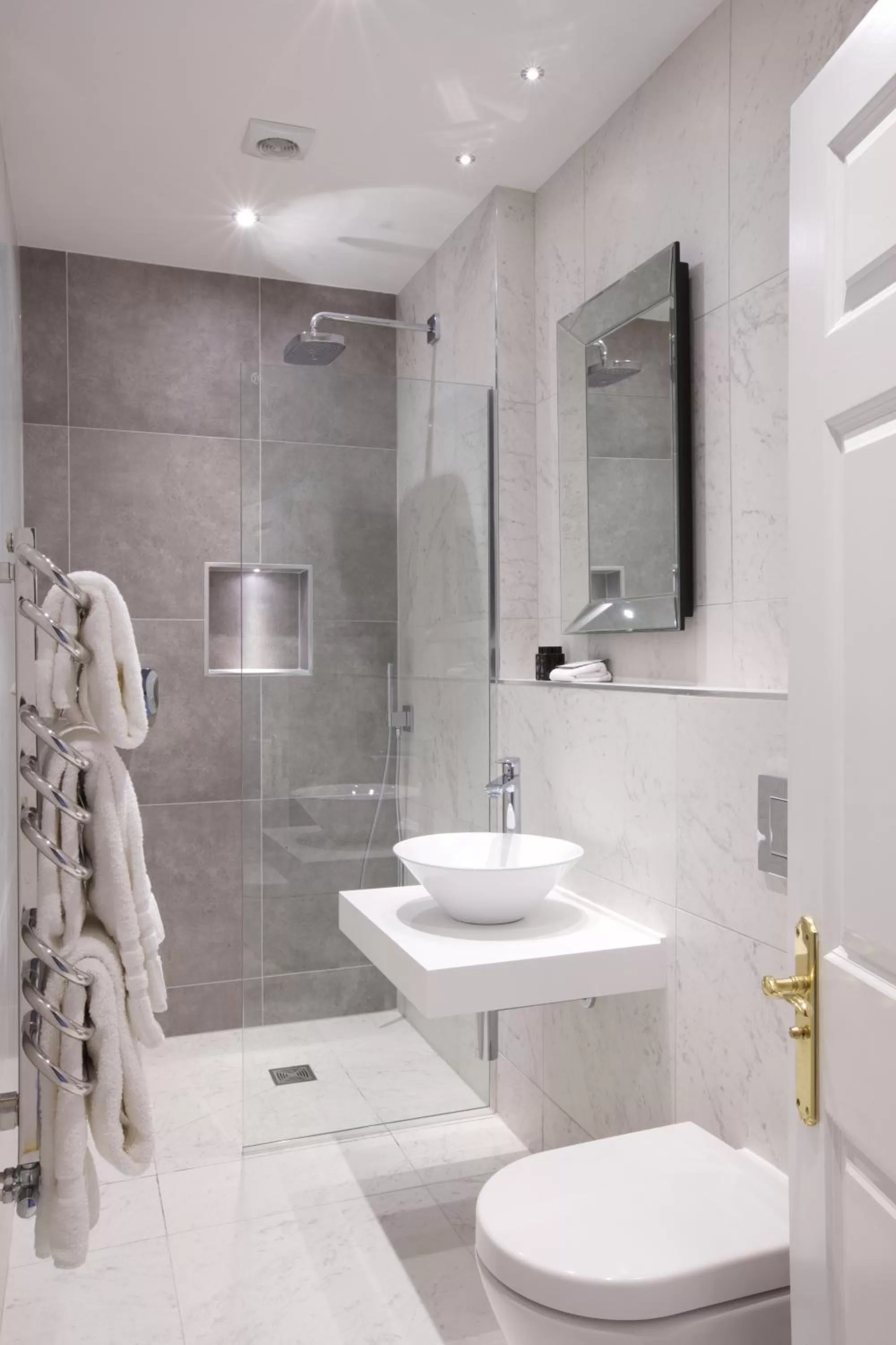 Bathroom in Storrs Hall Hotel on the shore of Lake Windermere