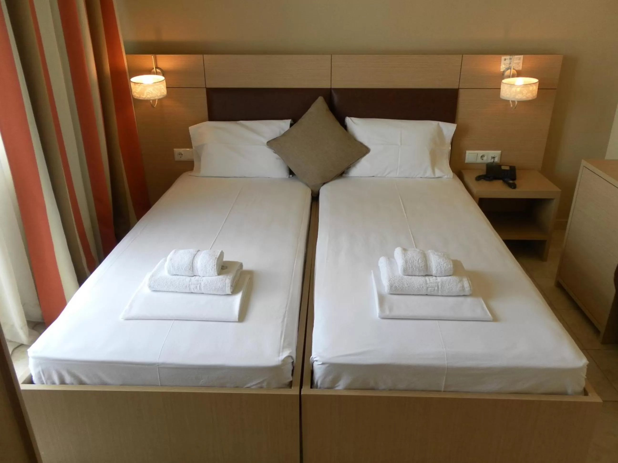 Bedroom, Bed in Esperia