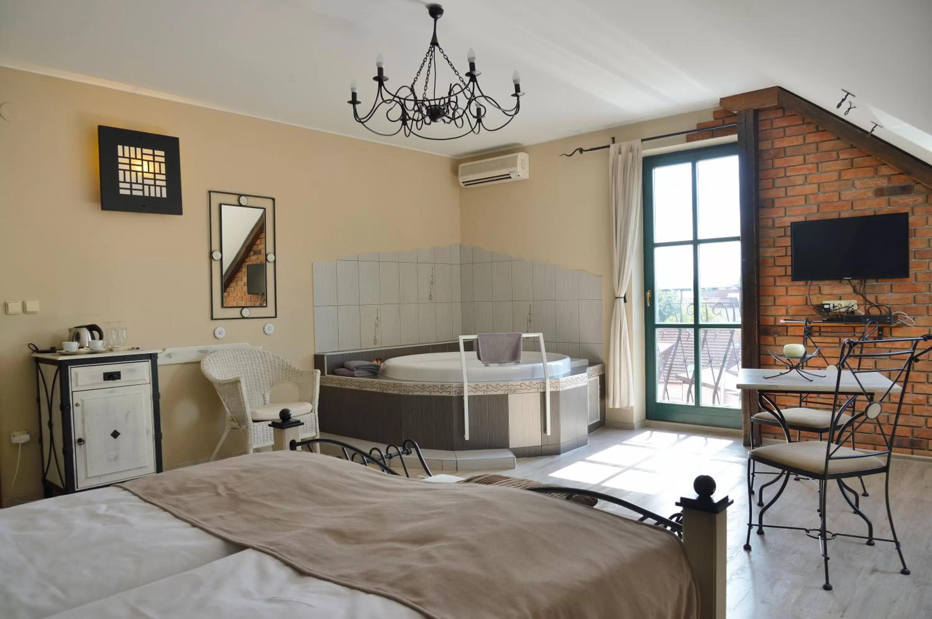 Hotel and restaurant Via Ironia