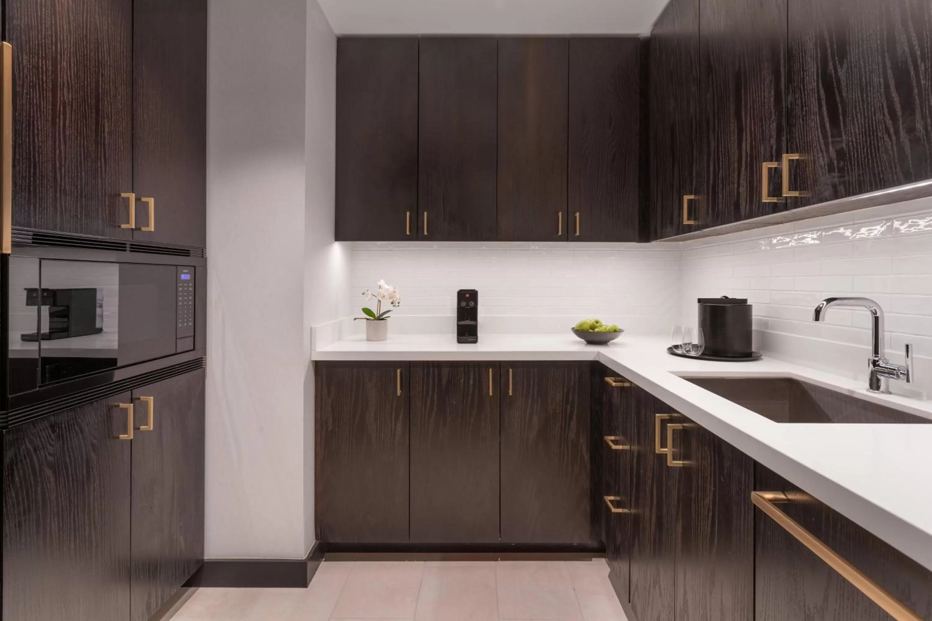 Kitchen or kitchenette in JW Marriott Tampa Water Street