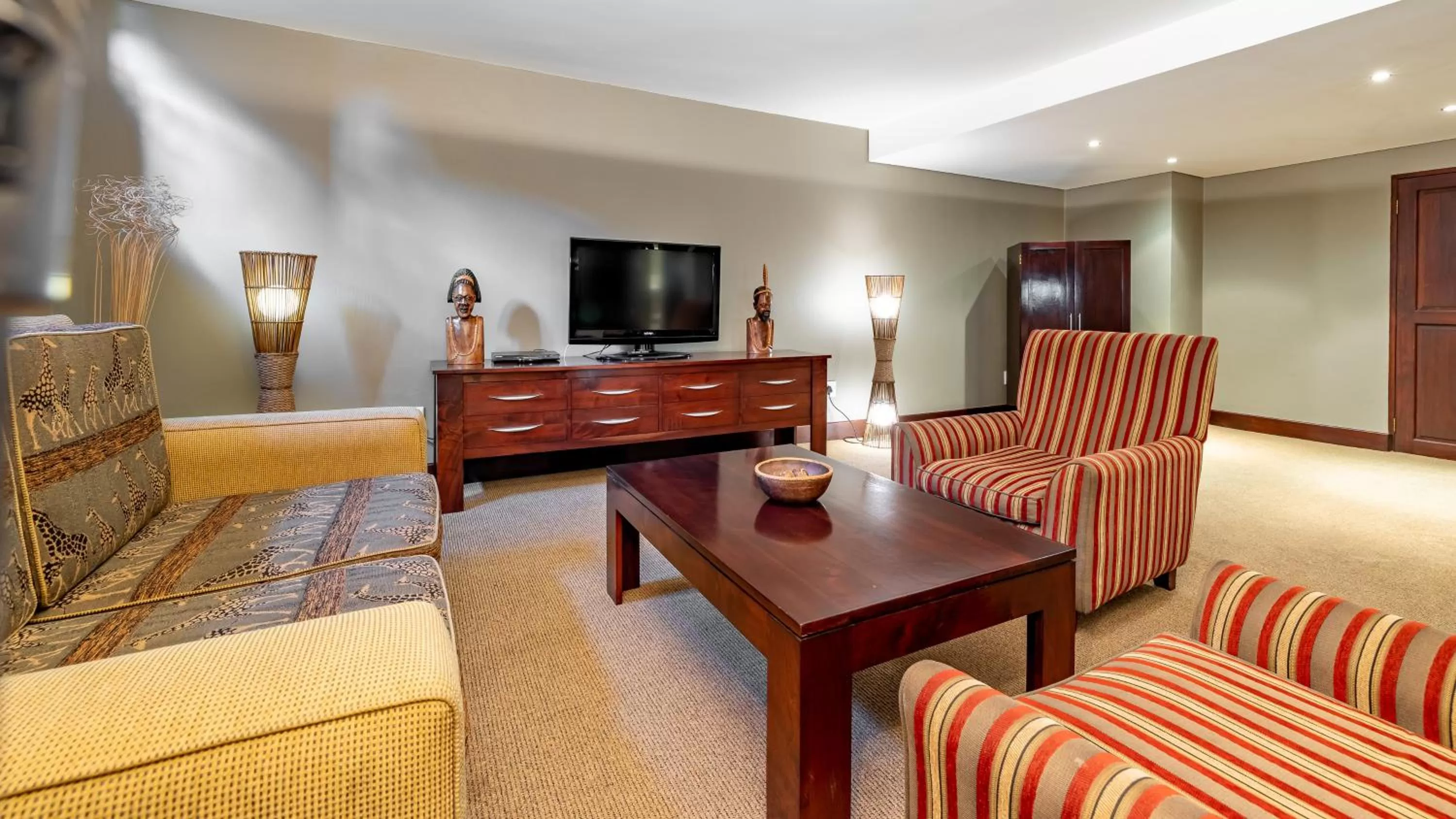 TV and multimedia in African Sky Hotels - Pine Lake Inn