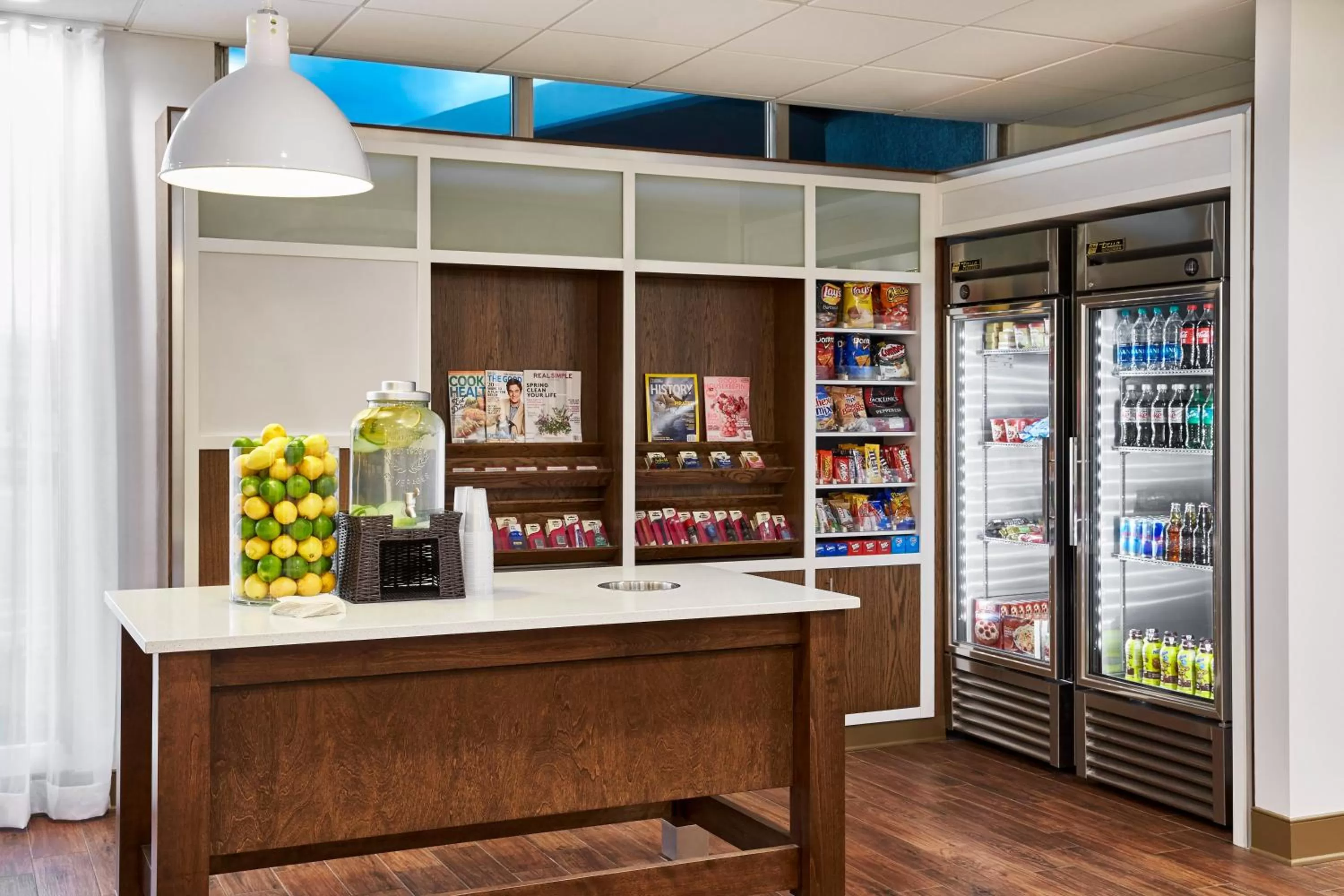 Lobby or reception in Holiday Inn Alexandria at Carlyle by IHG