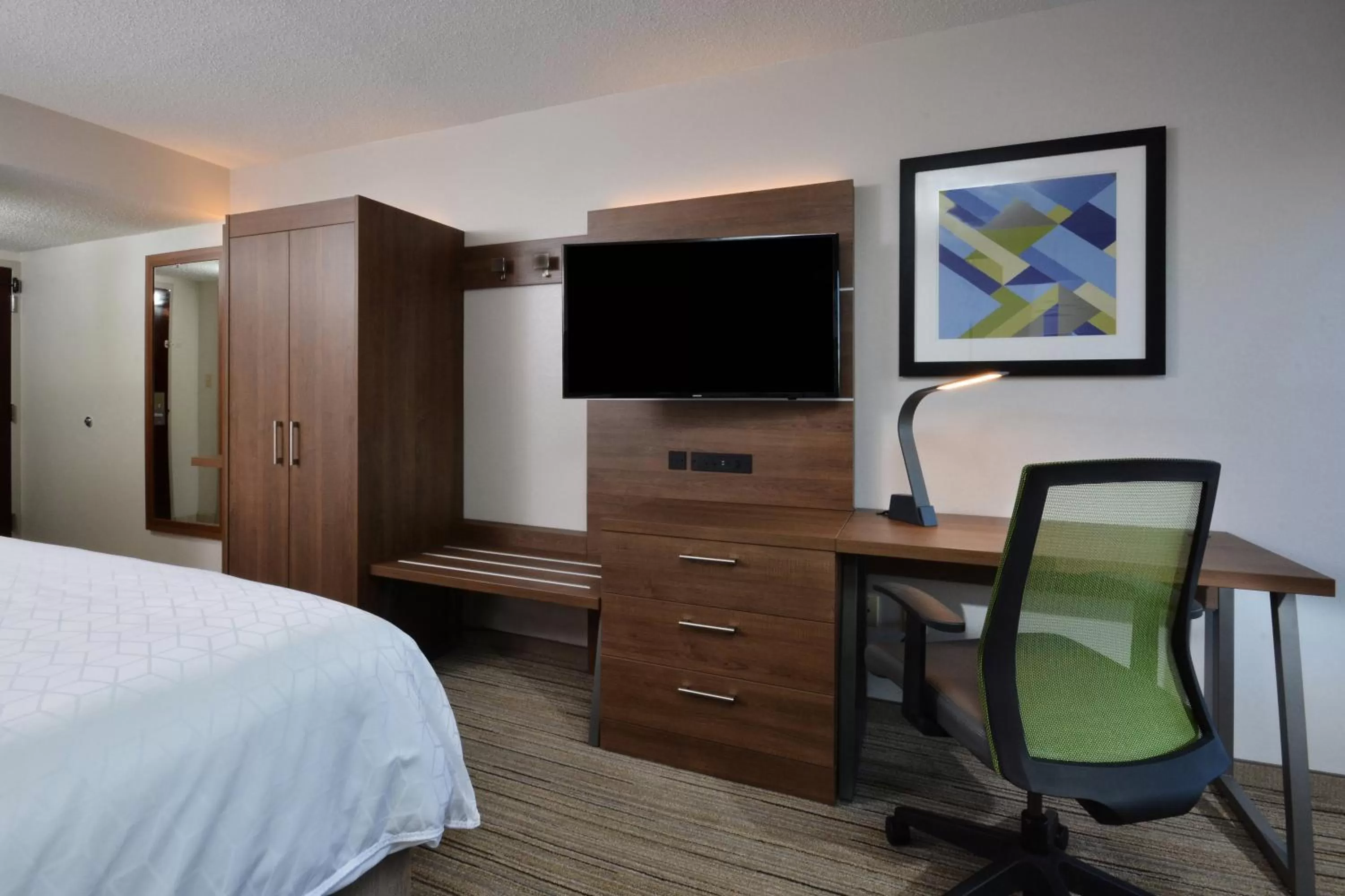 Photo of the whole room, Bed in Holiday Inn Express Durham by IHG