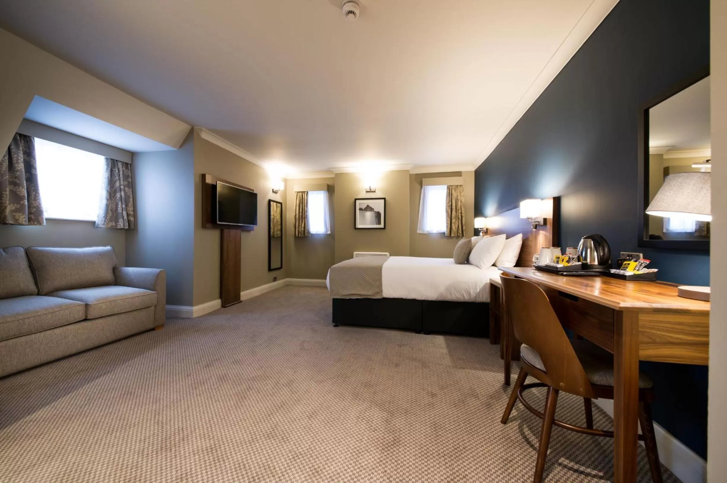 Photo of the whole room, Bed in Toby Carvery Birmingham by Innkeeper's Collection