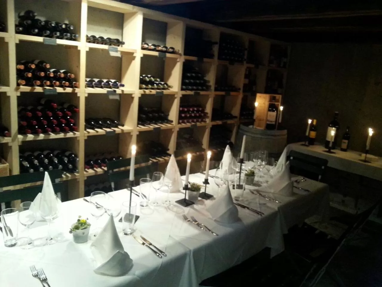 Restaurant/places to eat in Röschenzerhof