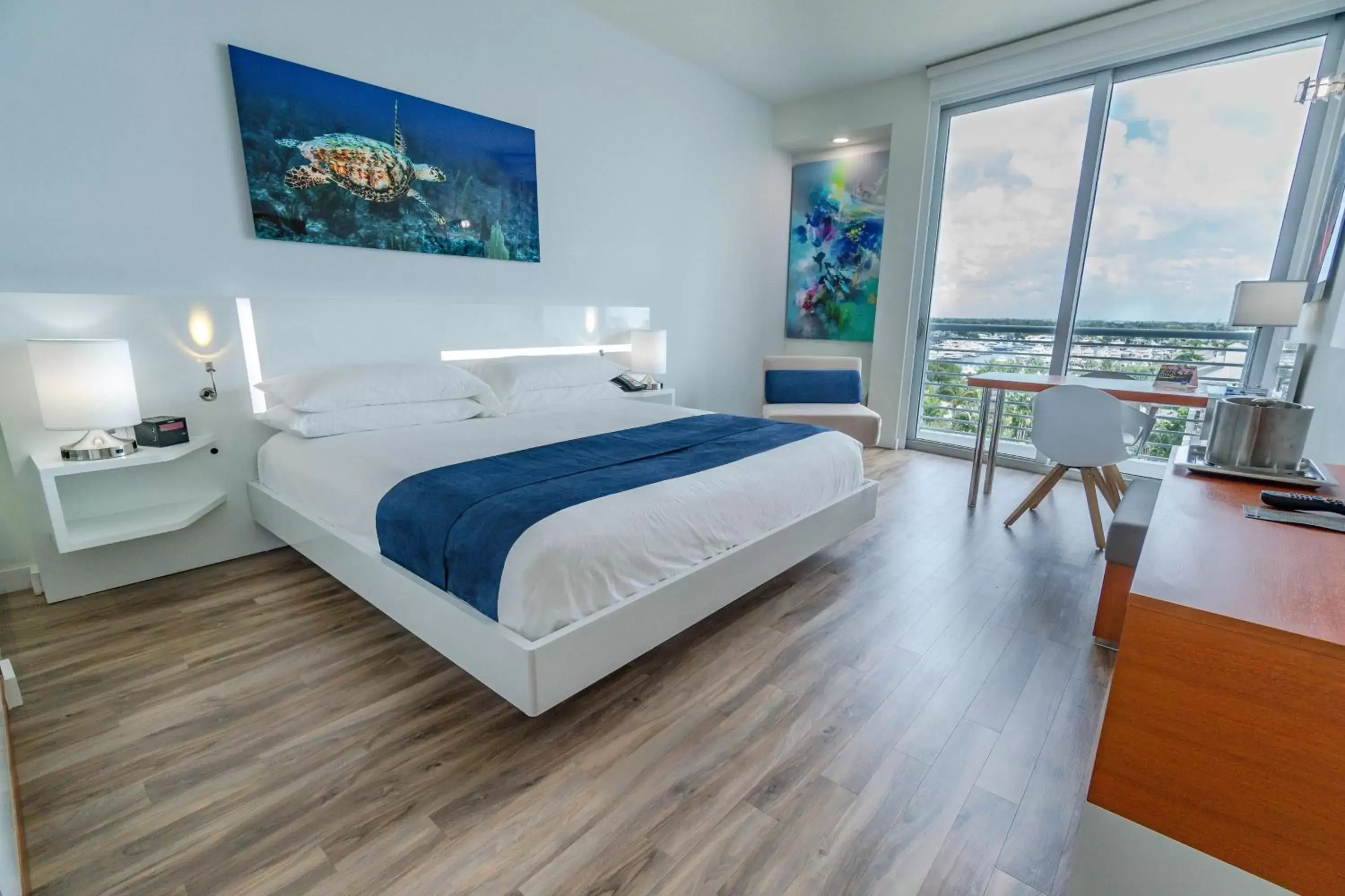 Standard King Room with Mobility Accessible Roll-In Shower in Maritime Hotel Fort Lauderdale Airport & Cruiseport Standard King Room with Mobility Accessible Roll-In Shower in Maritime Hotel Fort Lauderdale Airport & Cruiseport