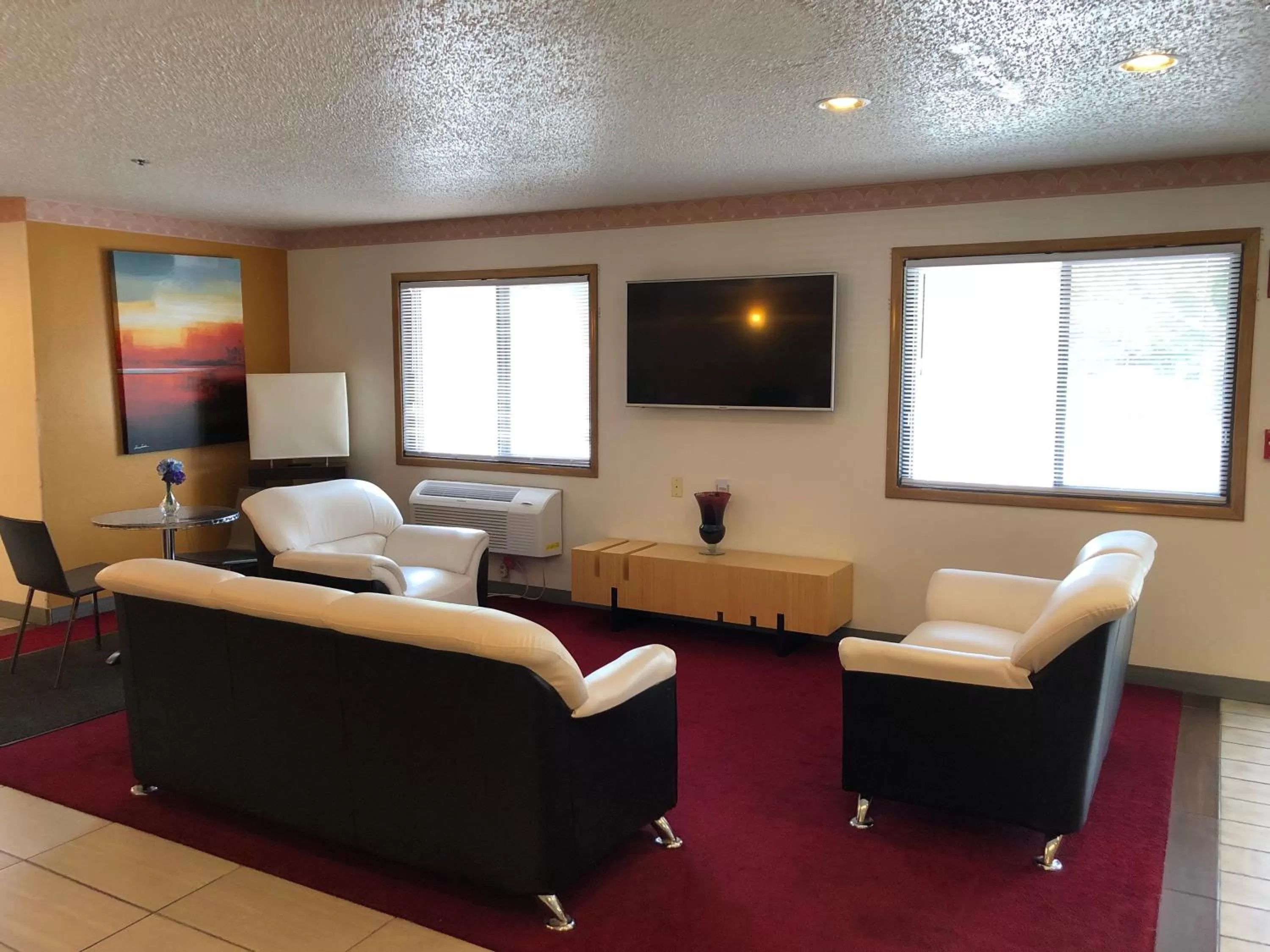 Lobby or reception in Super 8 by Wyndham Front Royal Near Shenandoah National Park