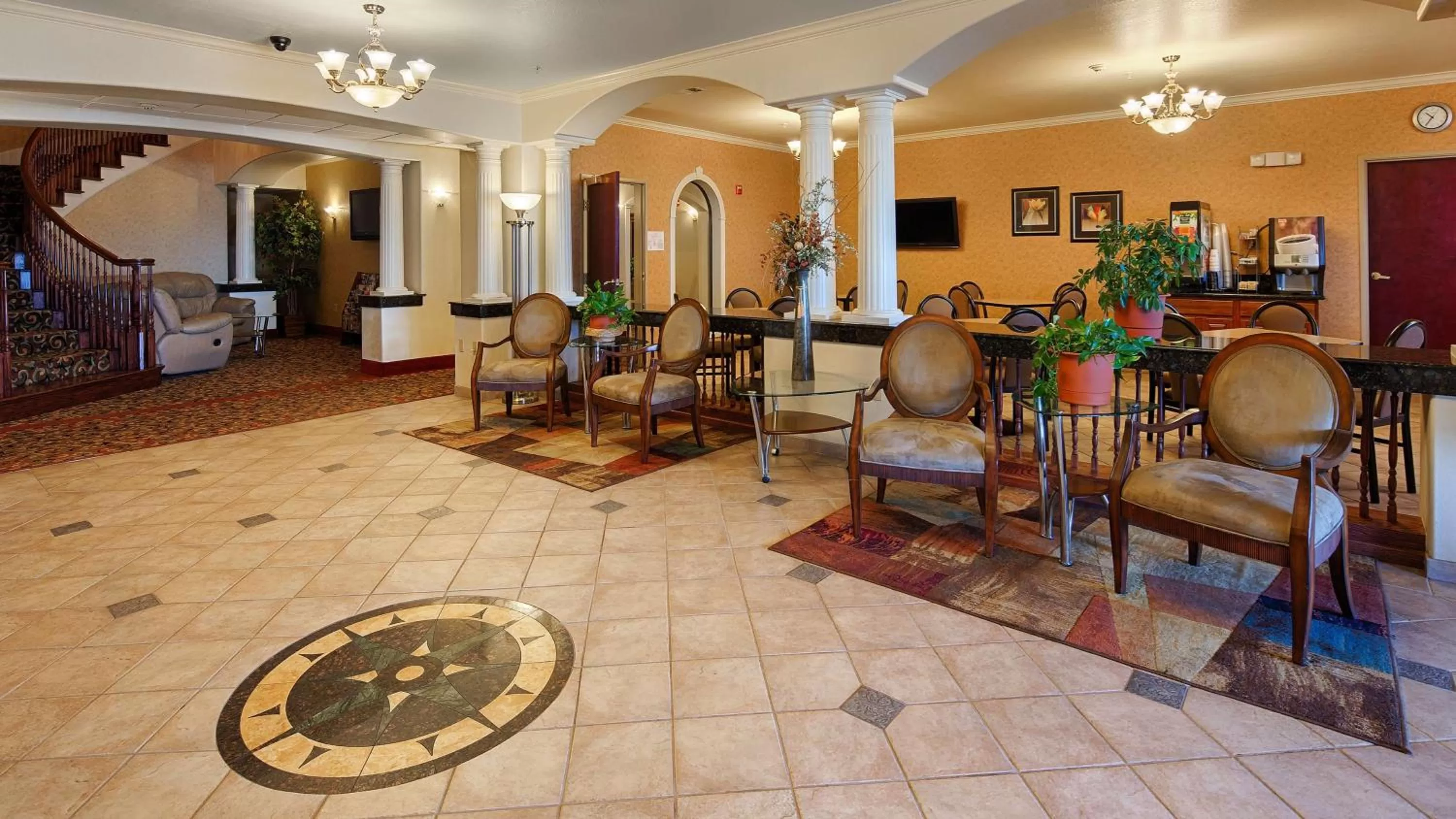 Lobby or reception in Best Western Inn & Suites - Henrietta