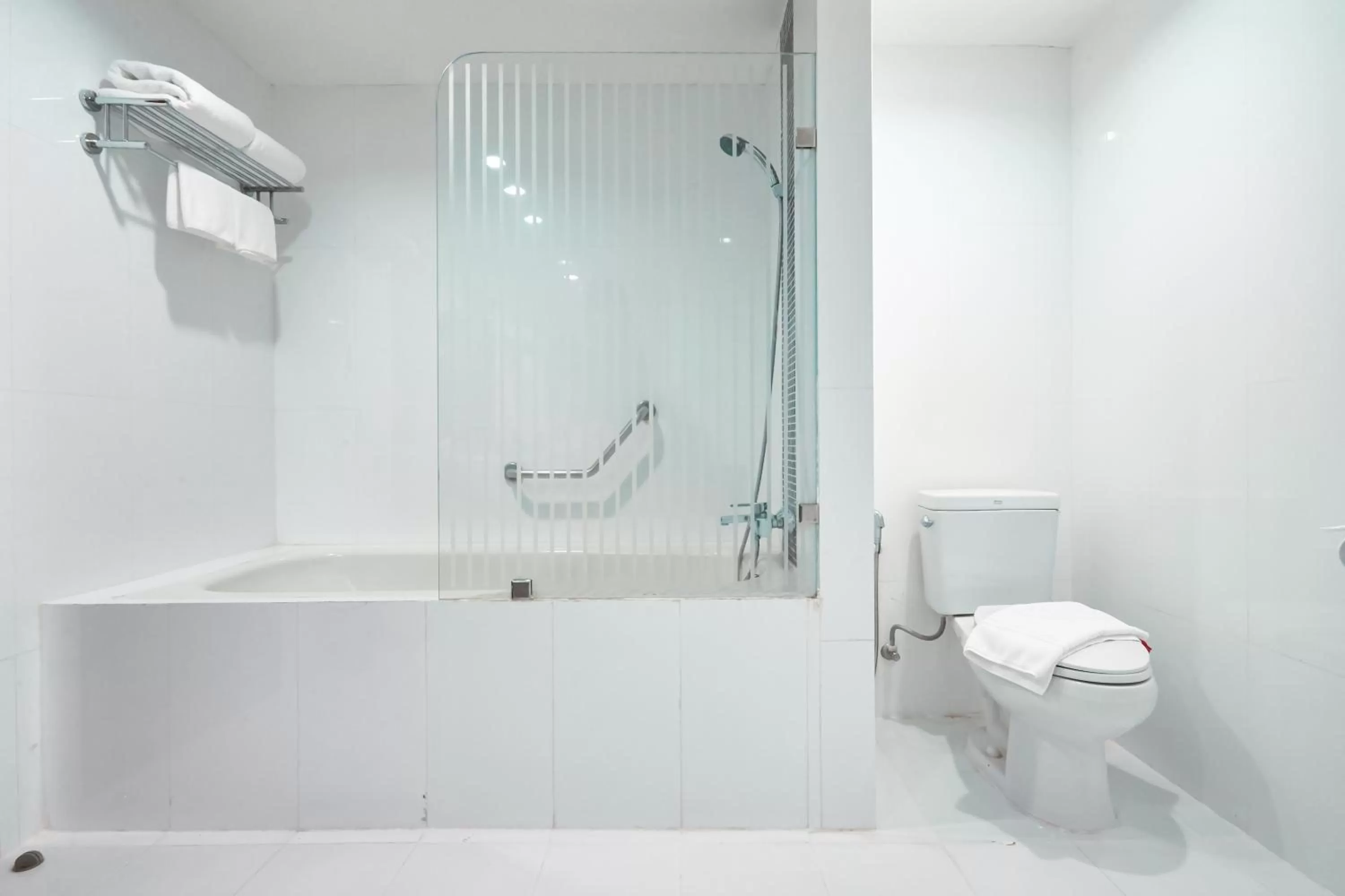 Shower in Nana Hiso Hotel