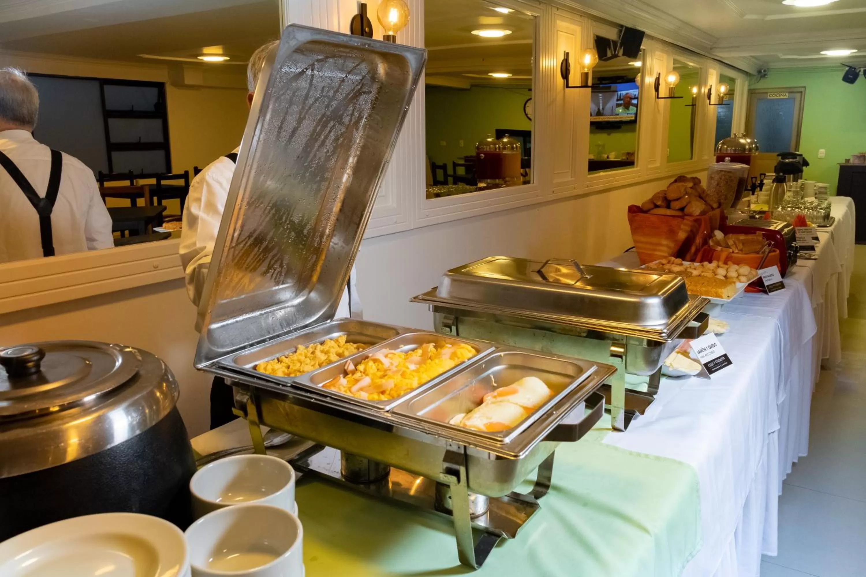 kitchen in Hotel Virrey Central