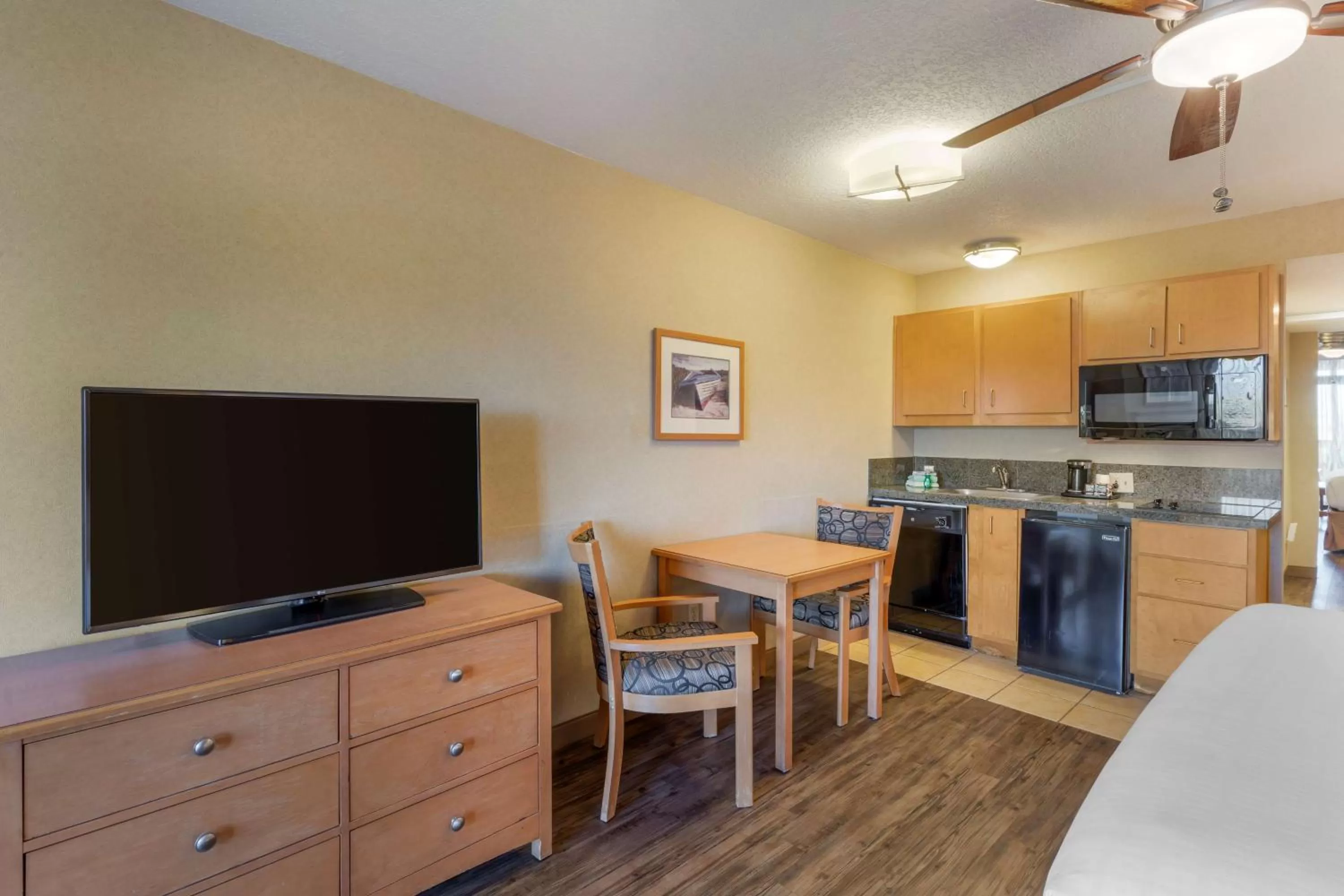 Bedroom in Best Western Plus Ocean View Resort