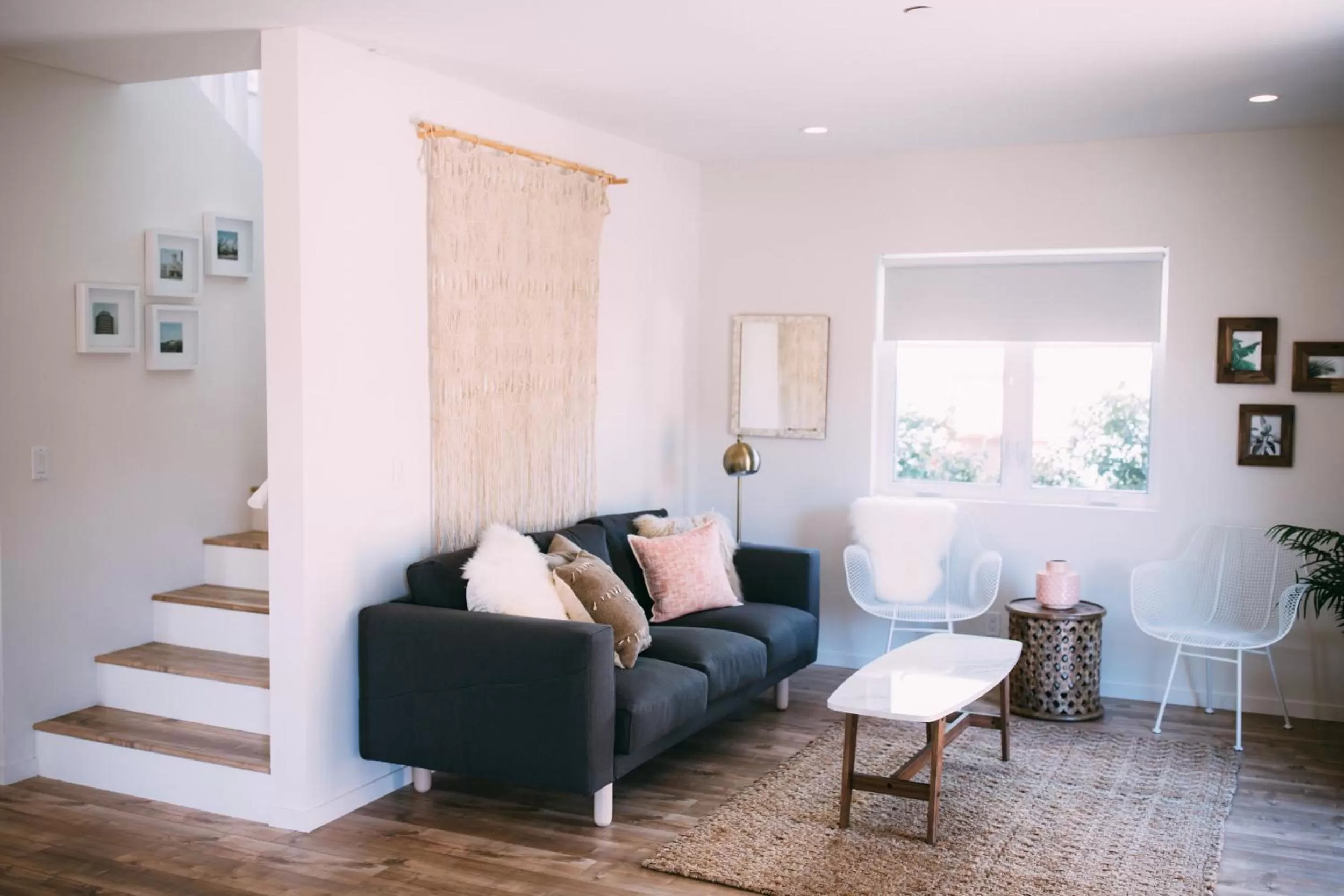 Communal lounge/ TV room in Noon on Sunset Hill