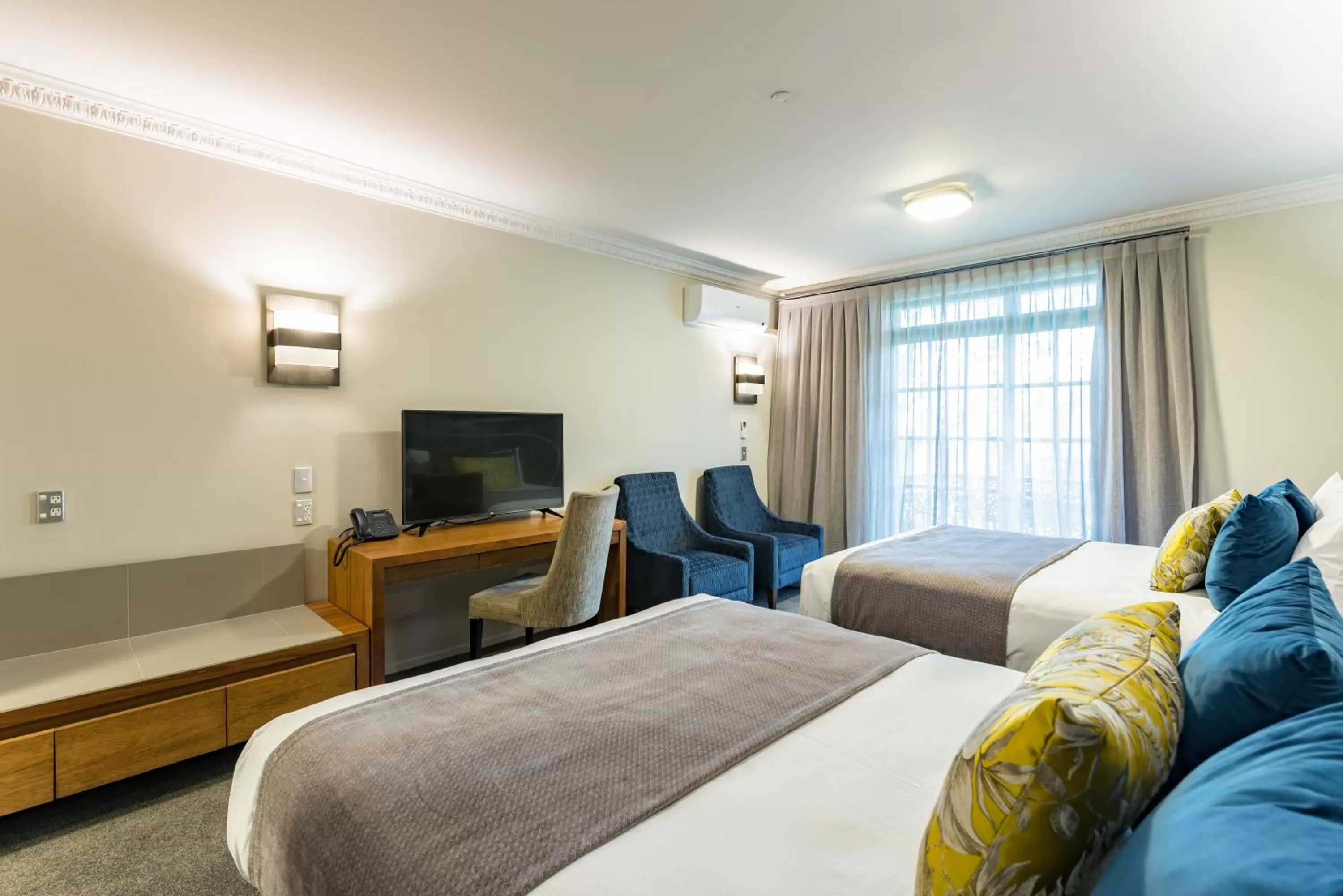 Bedroom, Bed in Distinction Hotel Rotorua