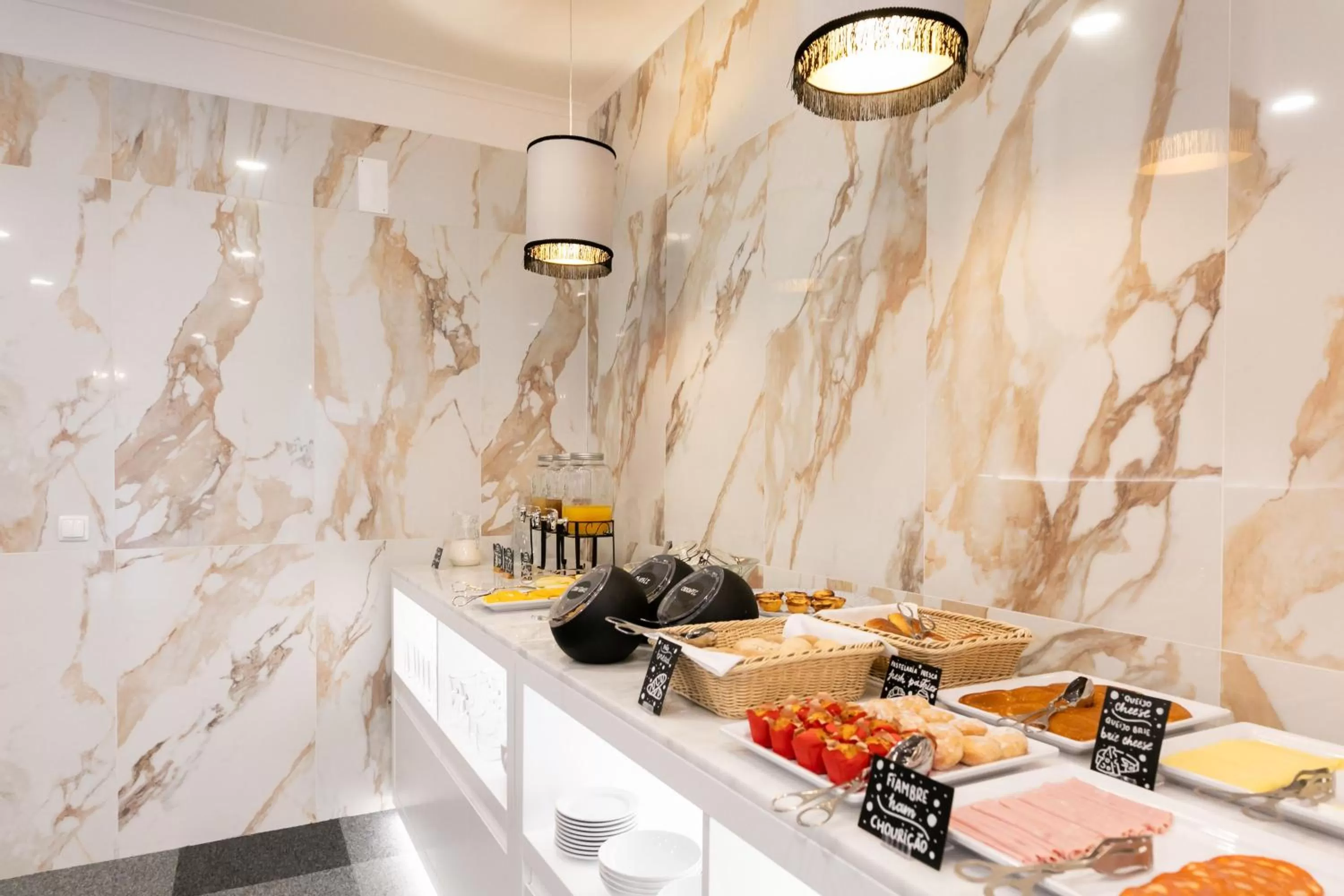 Breakfast in Lisboa 85 Suites & Apartments by RIDAN Hotels