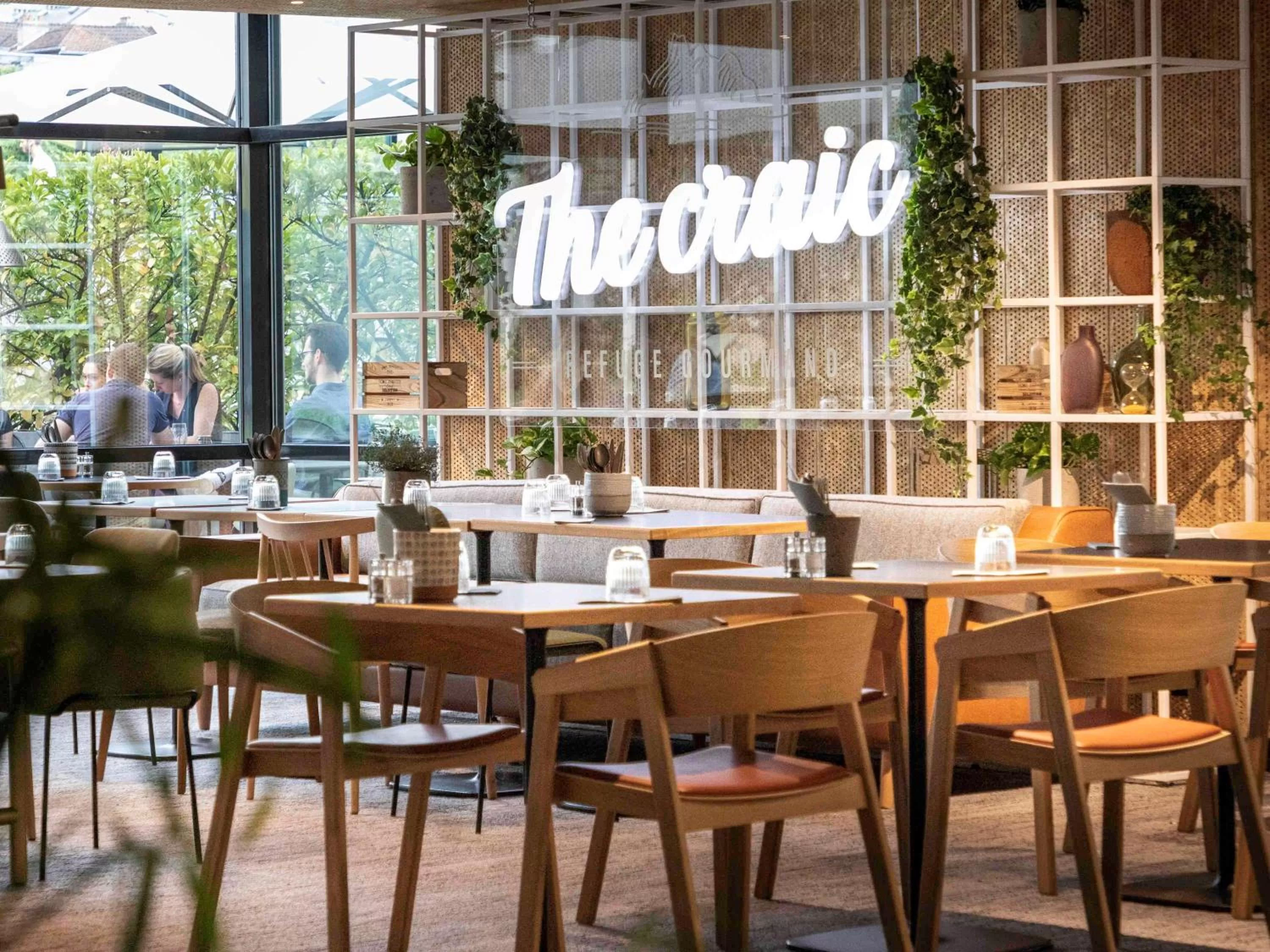 Restaurant/places to eat in Novotel Annecy Centre