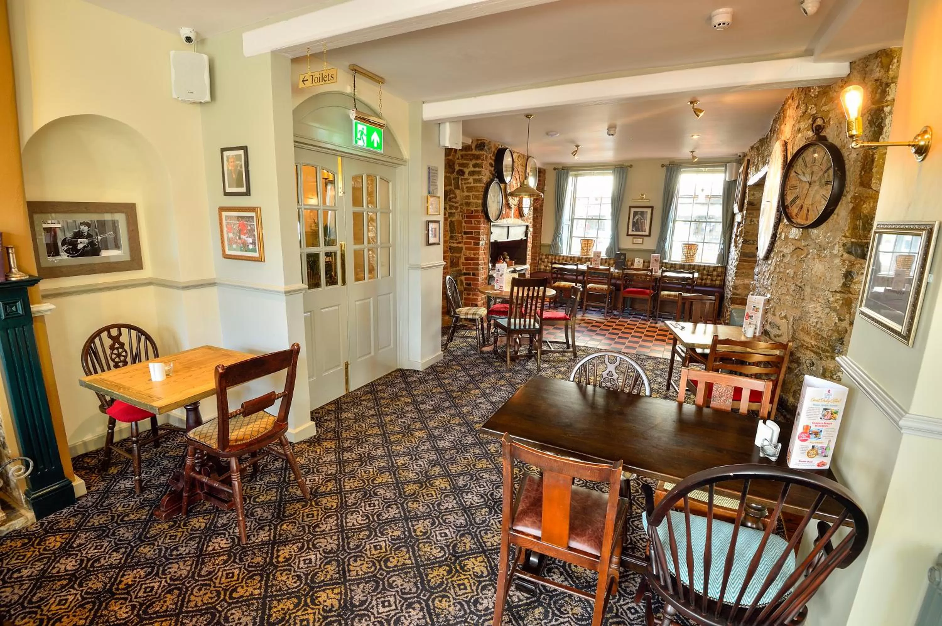 Restaurant/places to eat in The George Hotel