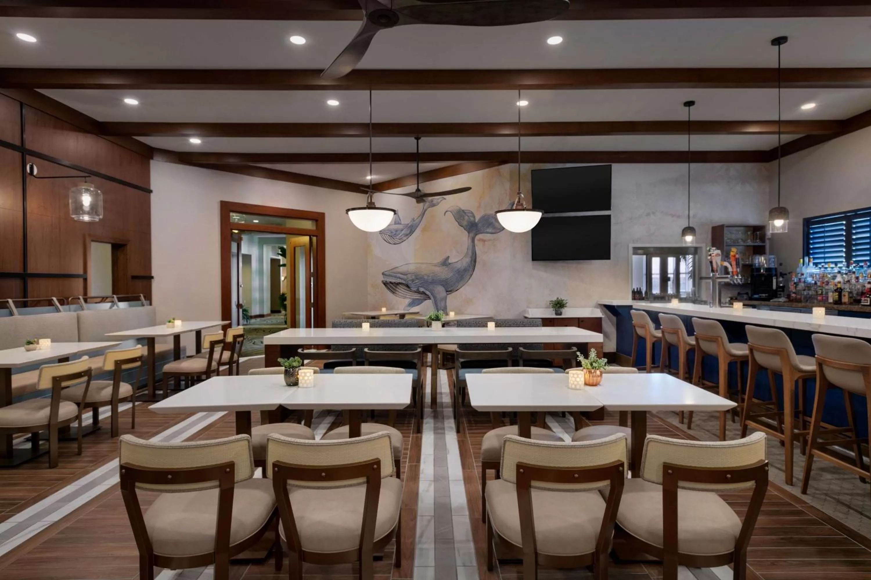 Lounge or bar in Hilton Suites Ocean City Oceanfront