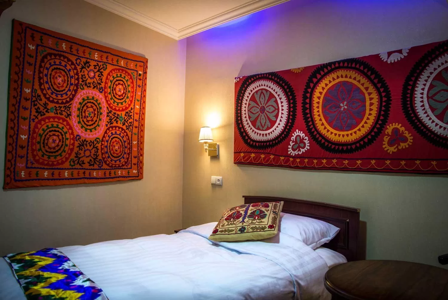 Bed in Jahongir Guest House