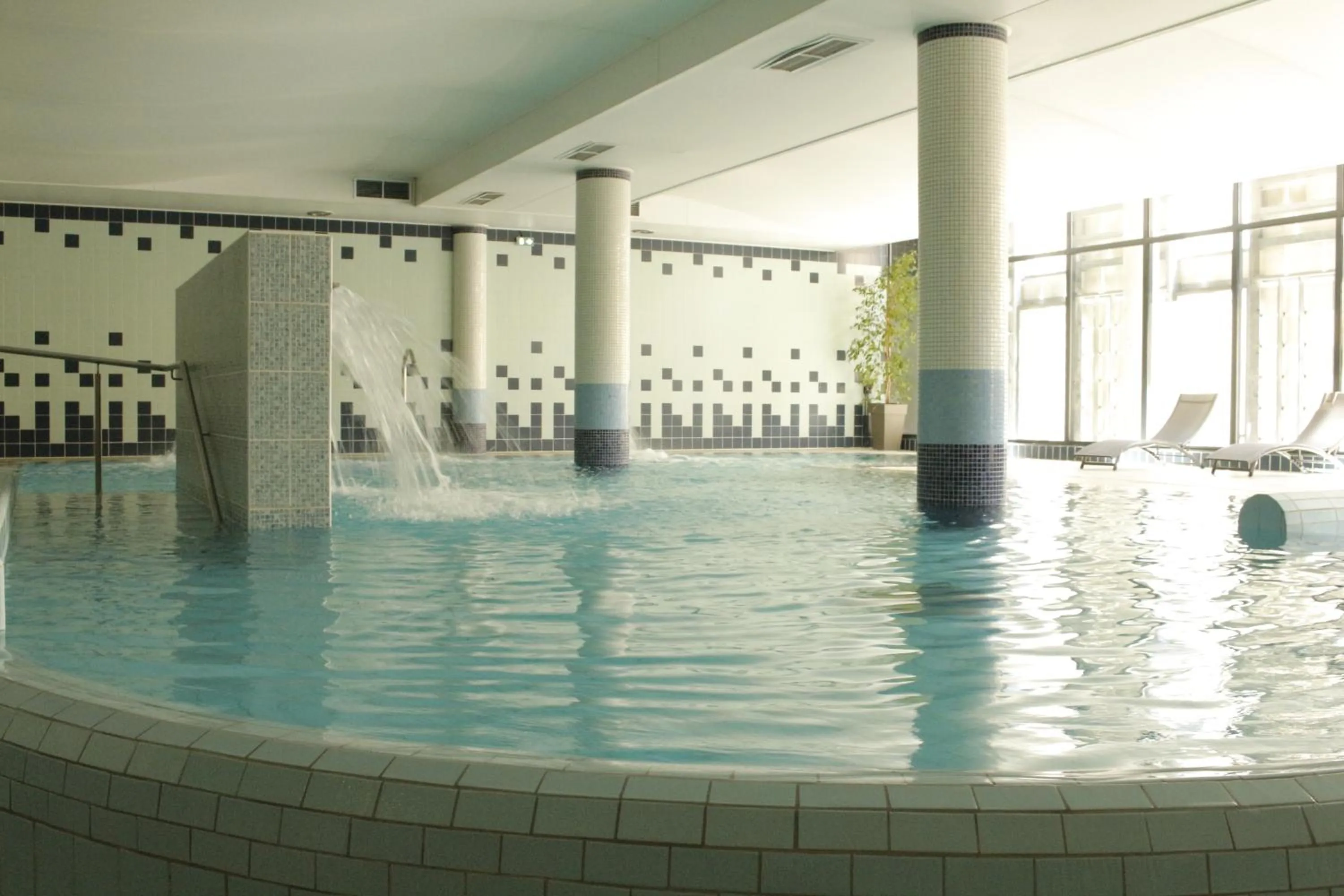 Spa and wellness centre/facilities in College des Doctrinaires, Hôtel, Résidence et SPA