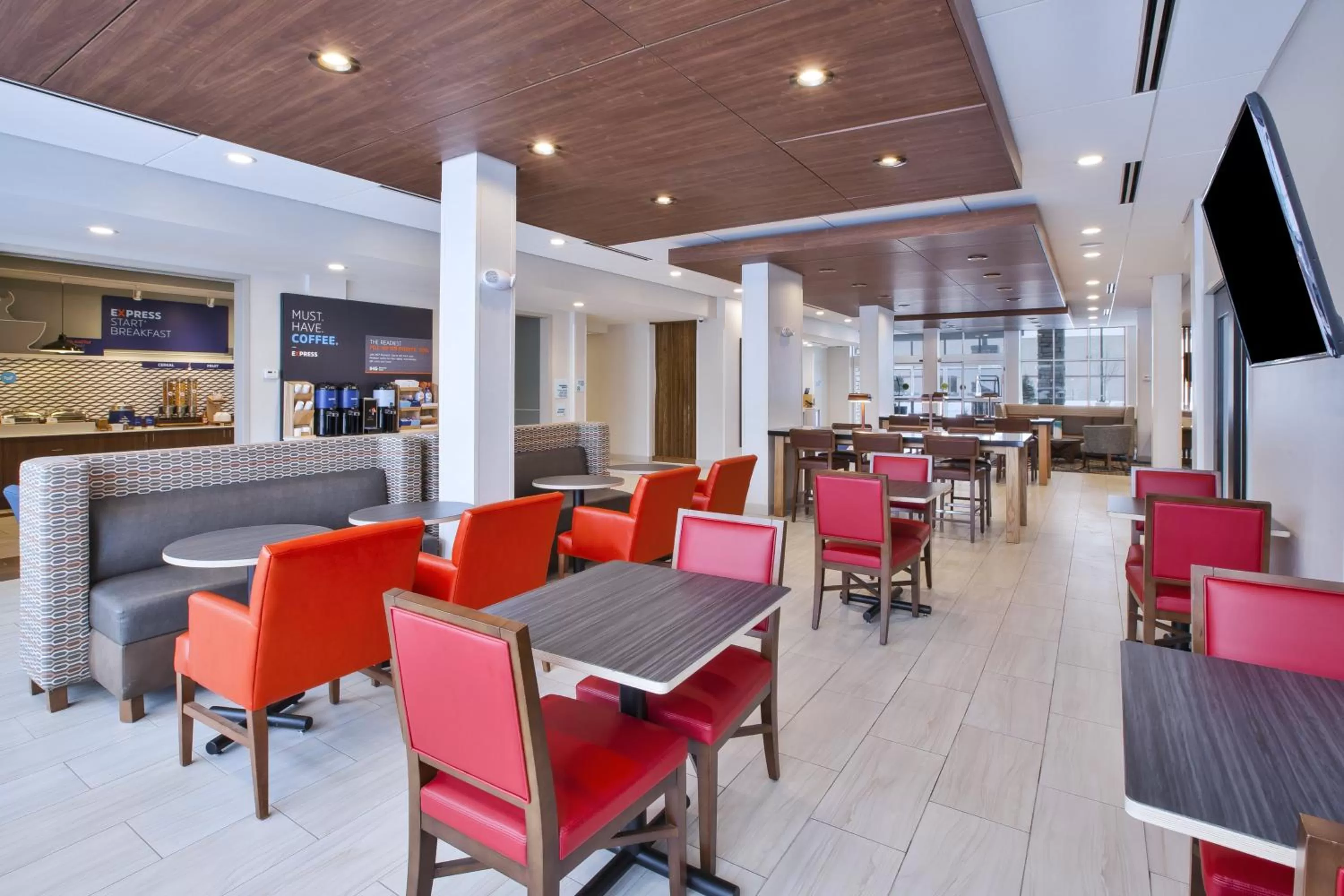 Breakfast in Holiday Inn Express - Auburn Hills South by IHG