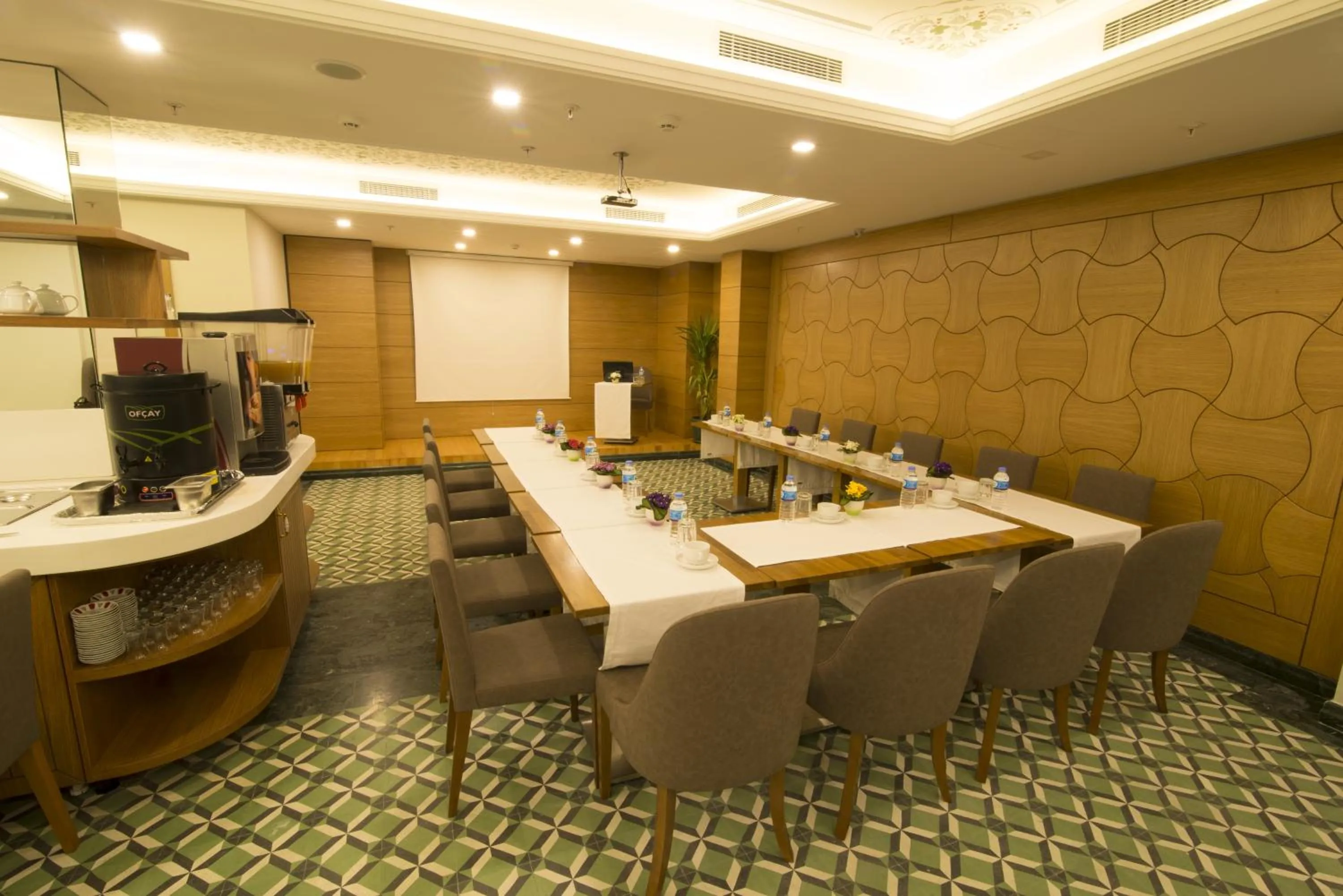 Business facilities in Cumbali Plaza Hotel