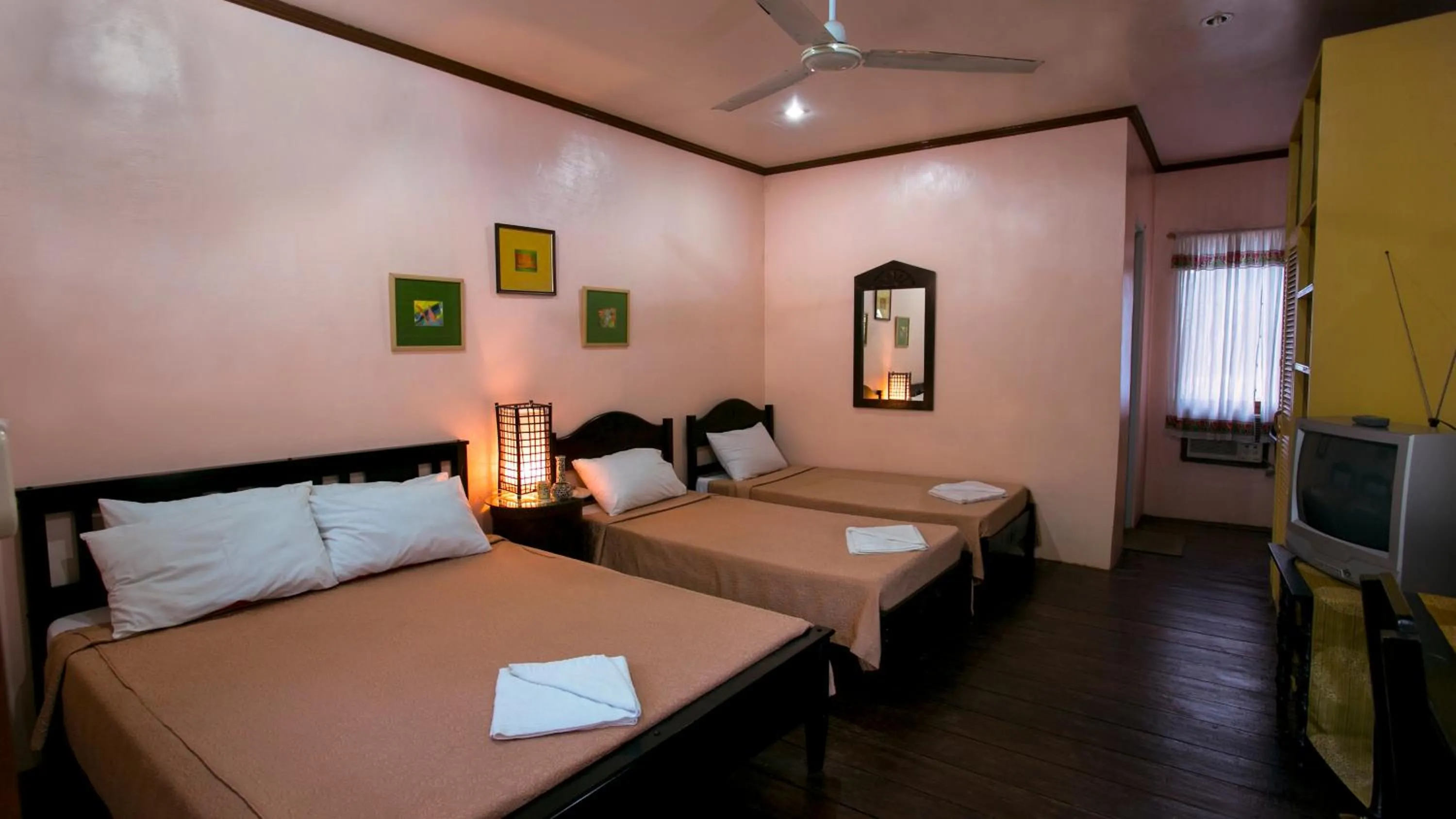 Photo of the whole room in Darayonan Lodge