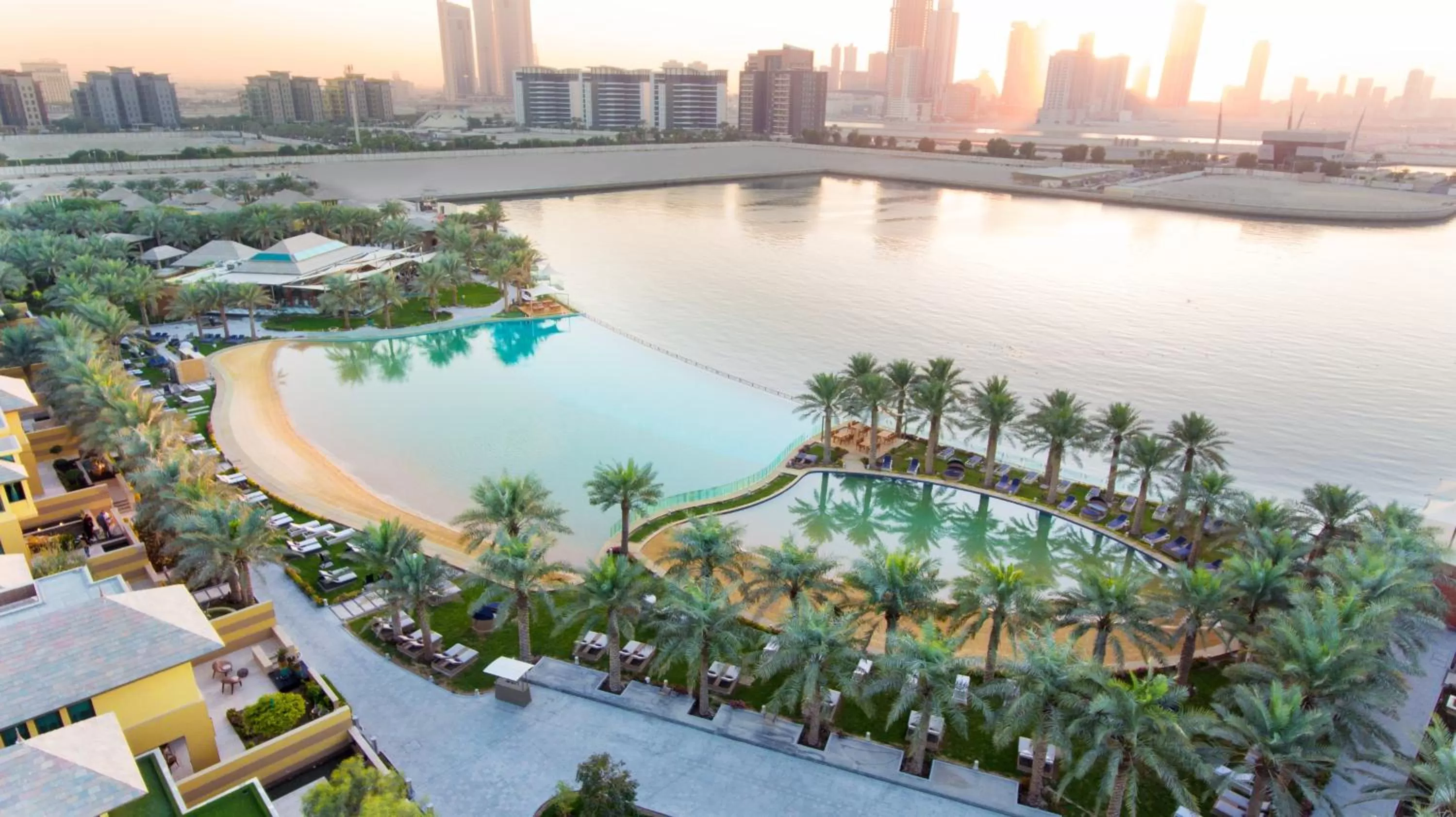 Swimming pool in Reef Boutique Hotel