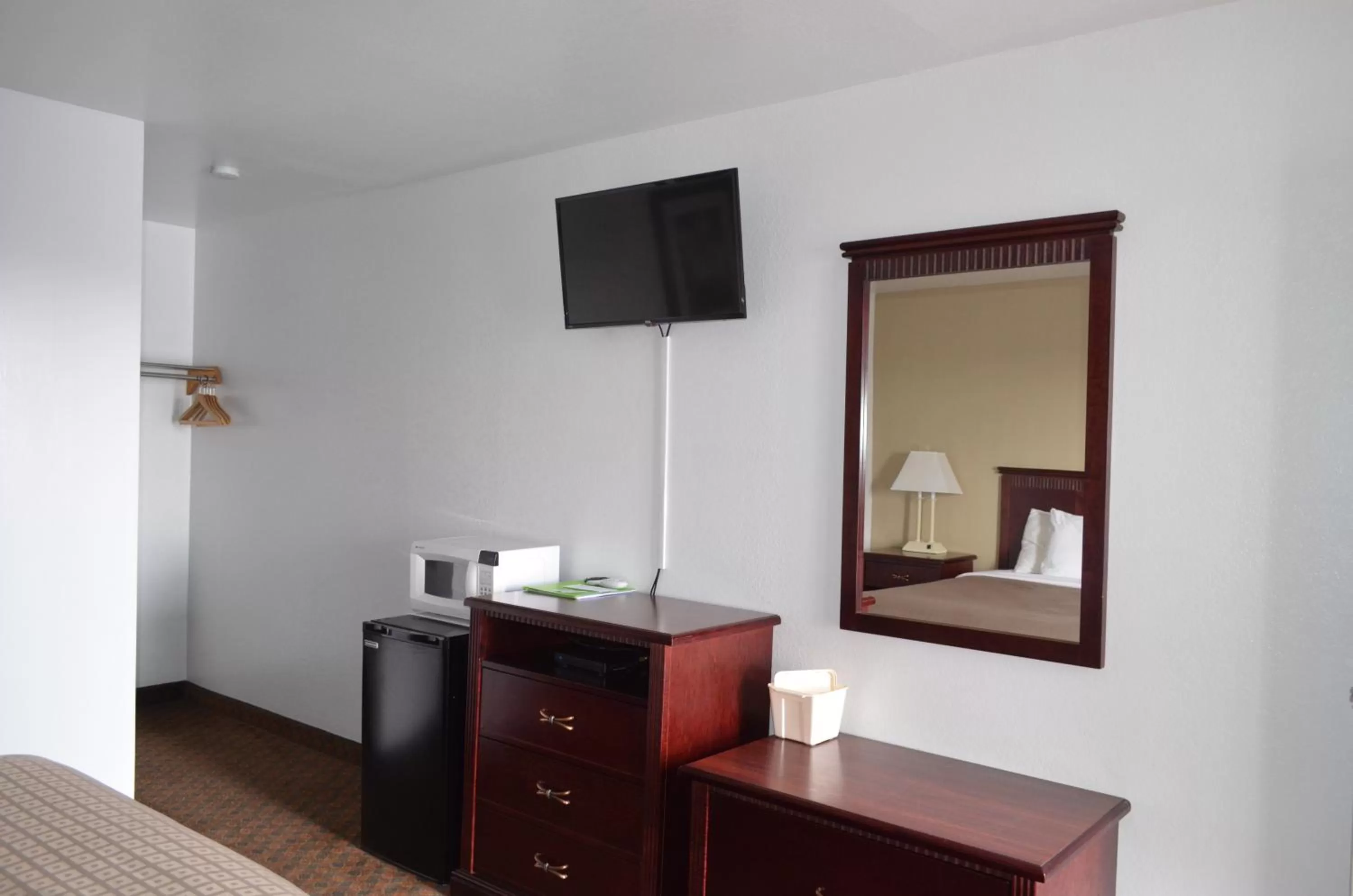 TV and multimedia, Bed in National 9 Mount Nebo