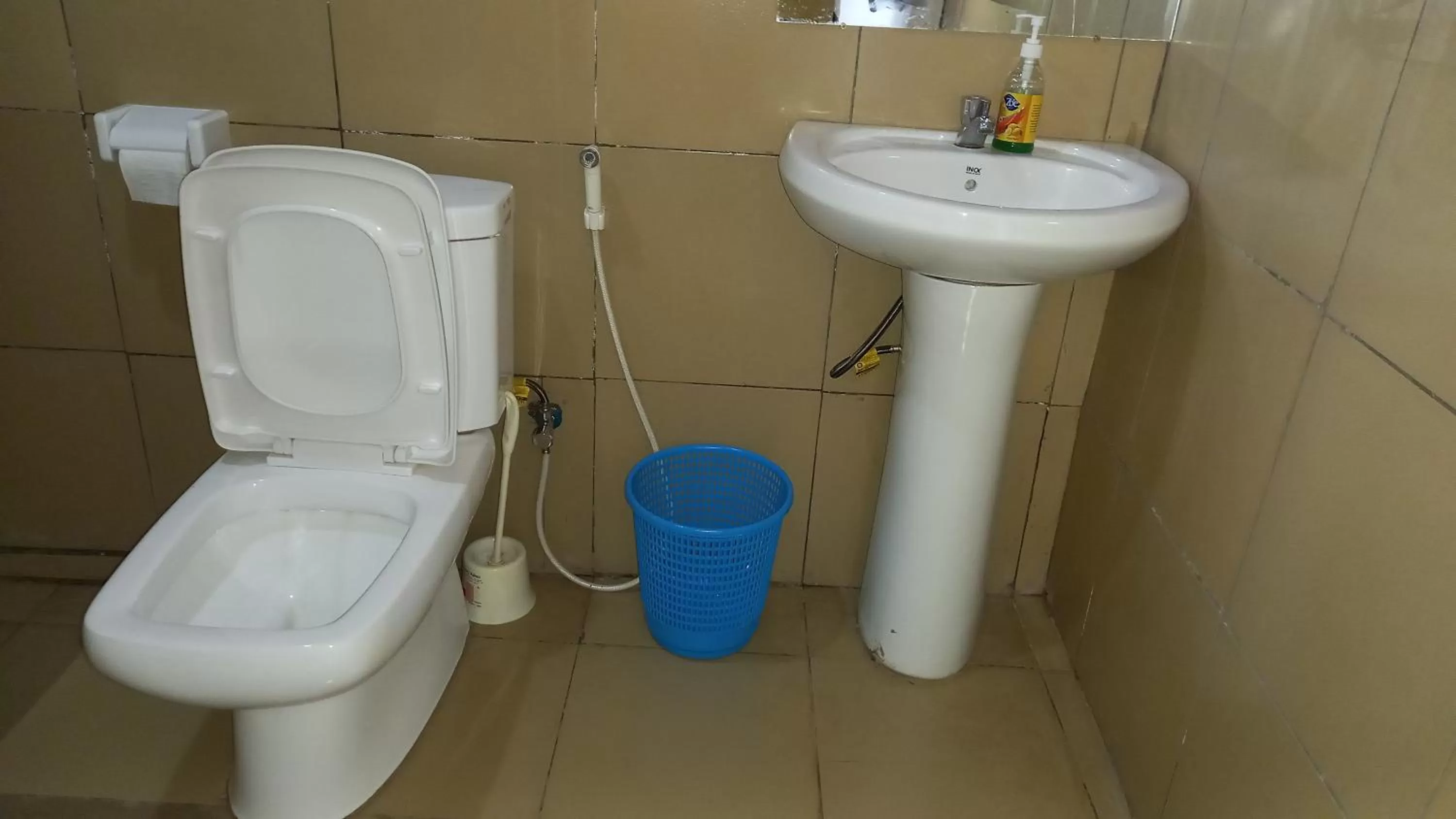 Internal: Not applicable to any particular room, Bathroom in Tommy's Budget Rooms