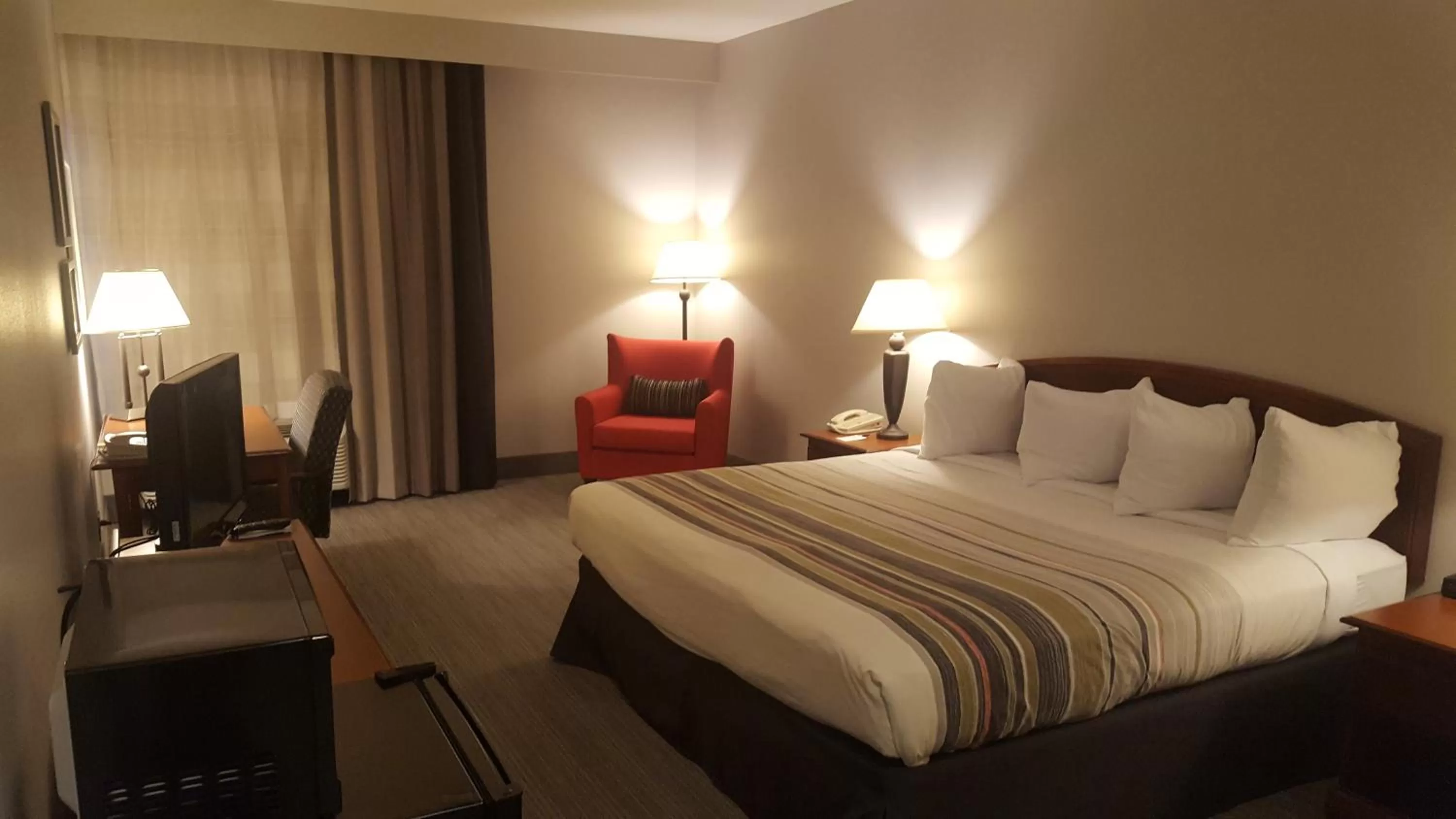 Bedroom, Bed in Country Inn & Suites by Radisson, Bryant Little Rock , AR